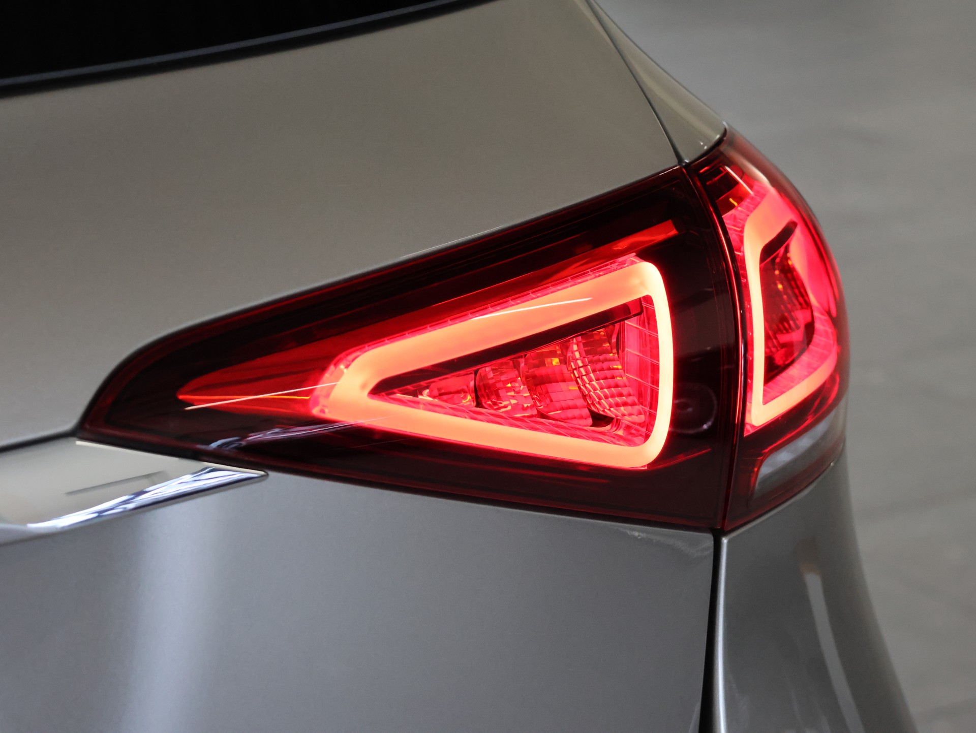 MERCEDES-BENZ GLE 400 d 4Matic AMG Line 9G-Tronic *AMG Line Ausstattung* *360 Kamera* *Burmester*-image-12