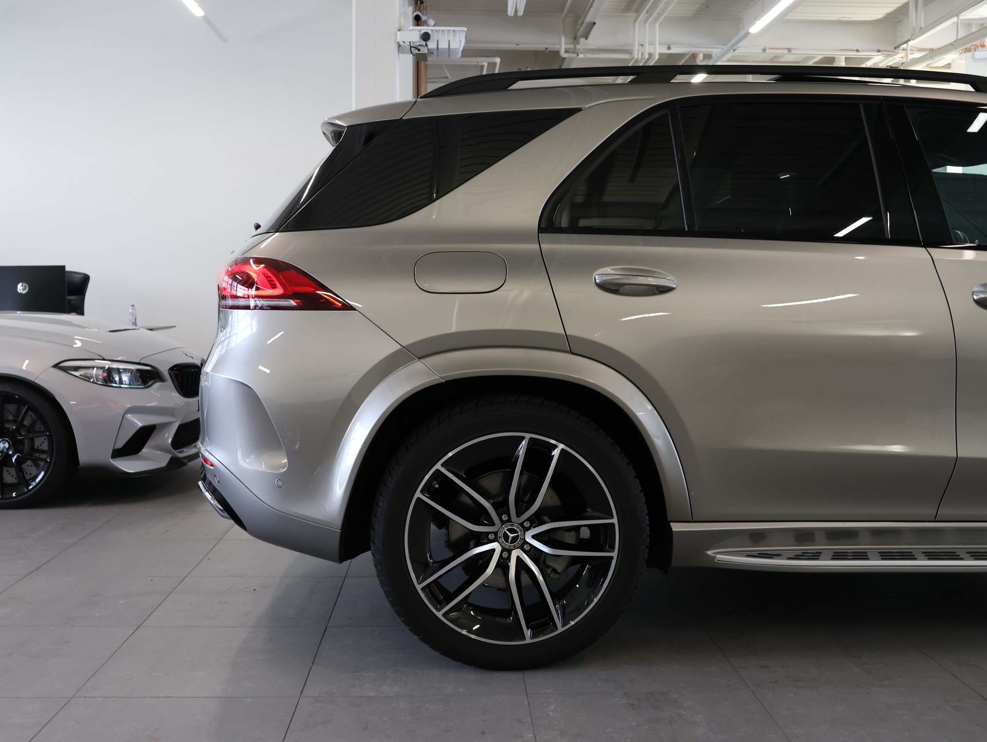 MERCEDES-BENZ GLE 400 d 4Matic AMG Line 9G-Tronic *AMG Line Ausstattung* *360 Kamera* *Burmester*-image-13