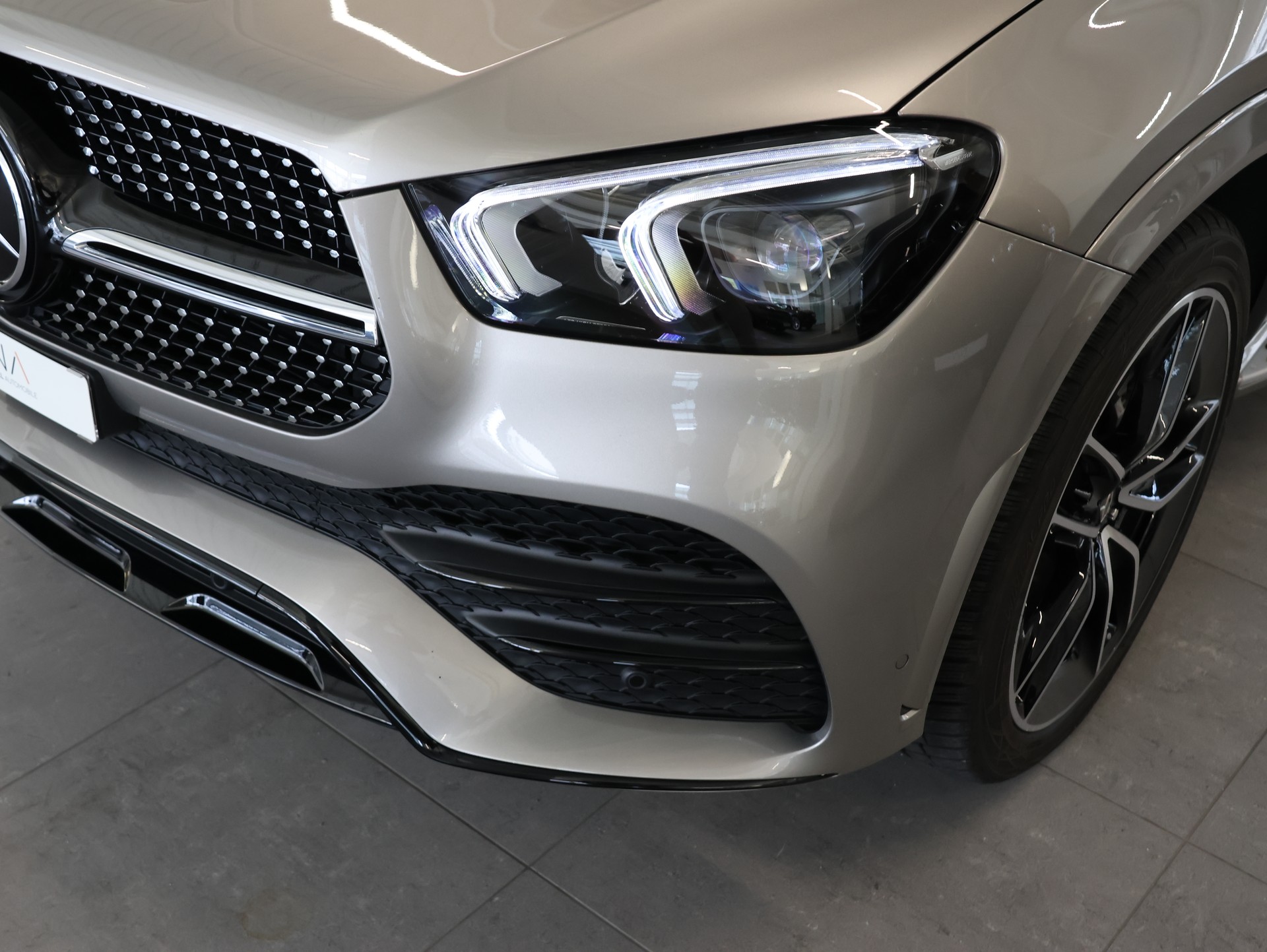 MERCEDES-BENZ GLE 400 d 4Matic AMG Line 9G-Tronic *AMG Line Ausstattung* *360 Kamera* *Burmester*-image-9