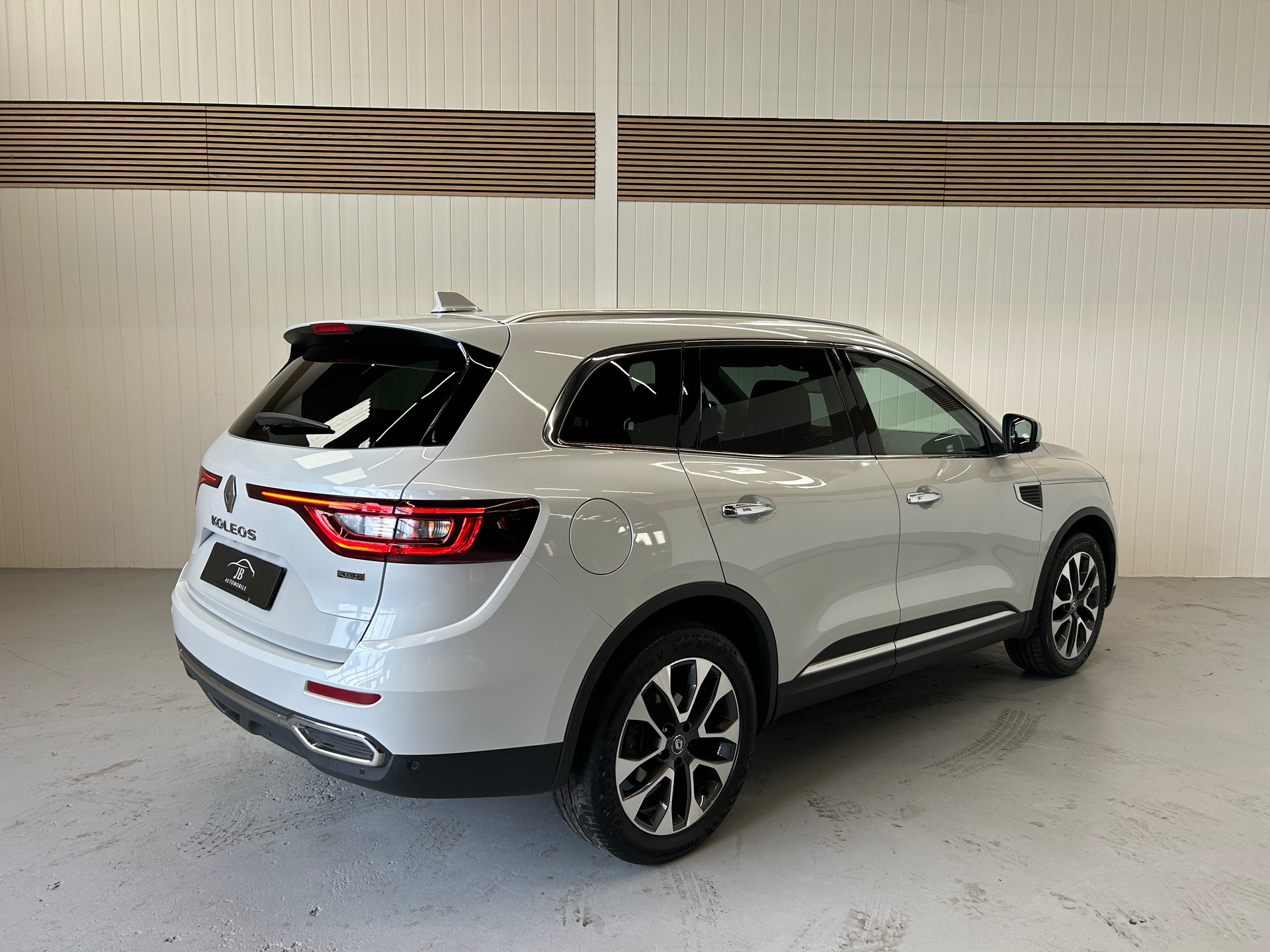 RENAULT Koleos 2.0 dCi Initiale Paris 4x4 Xtronic CVT-image-4