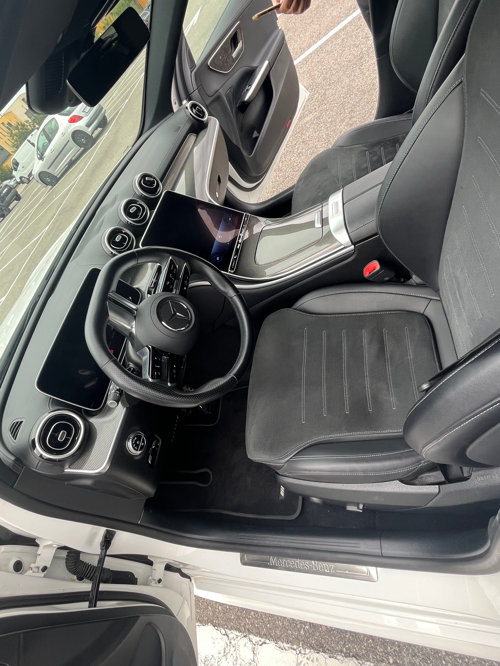 MERCEDES-BENZ C 200 AMG Line-image-5