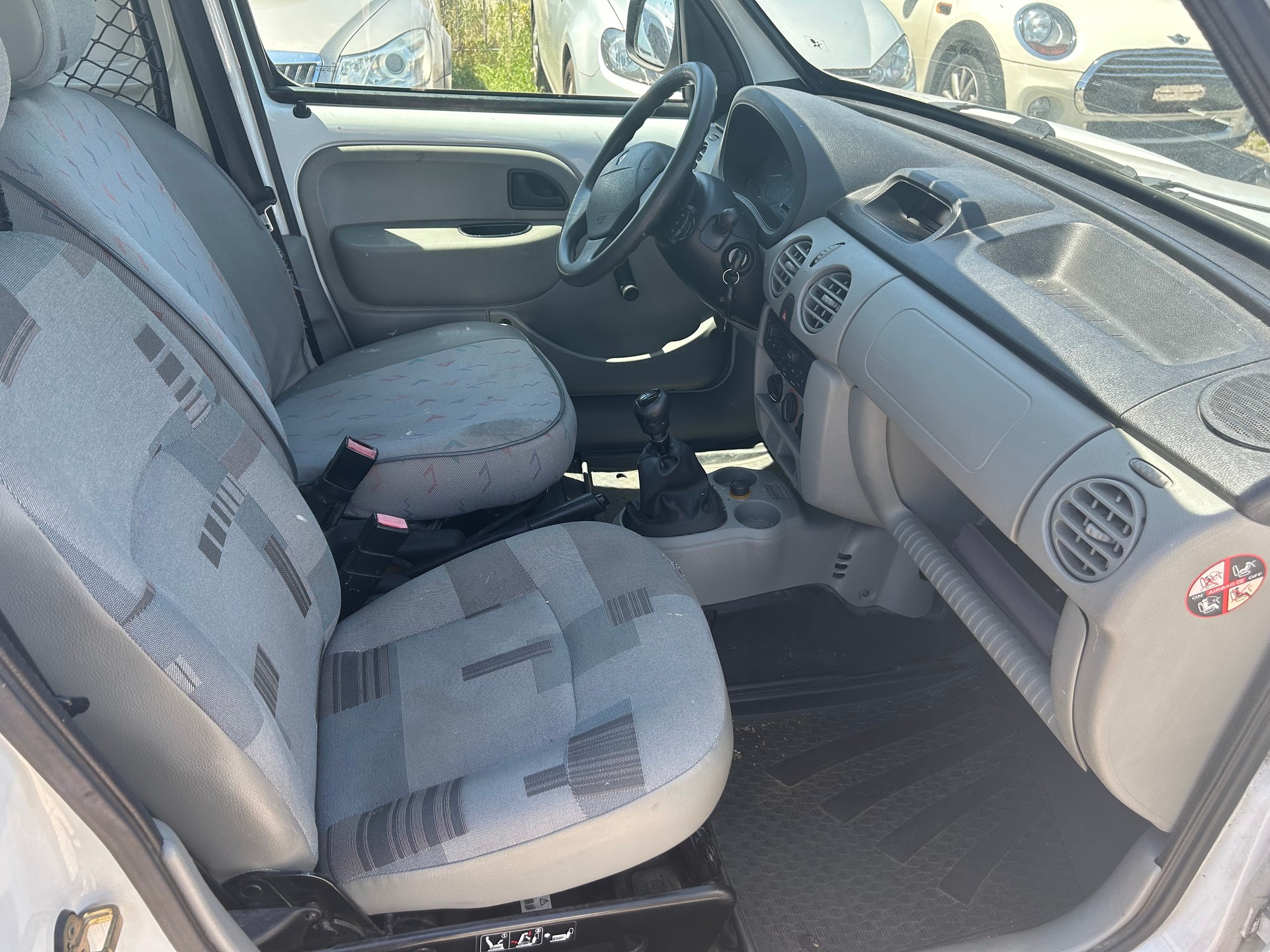 RENAULT Kangoo 1.5 dCi Grand Volume-image-10