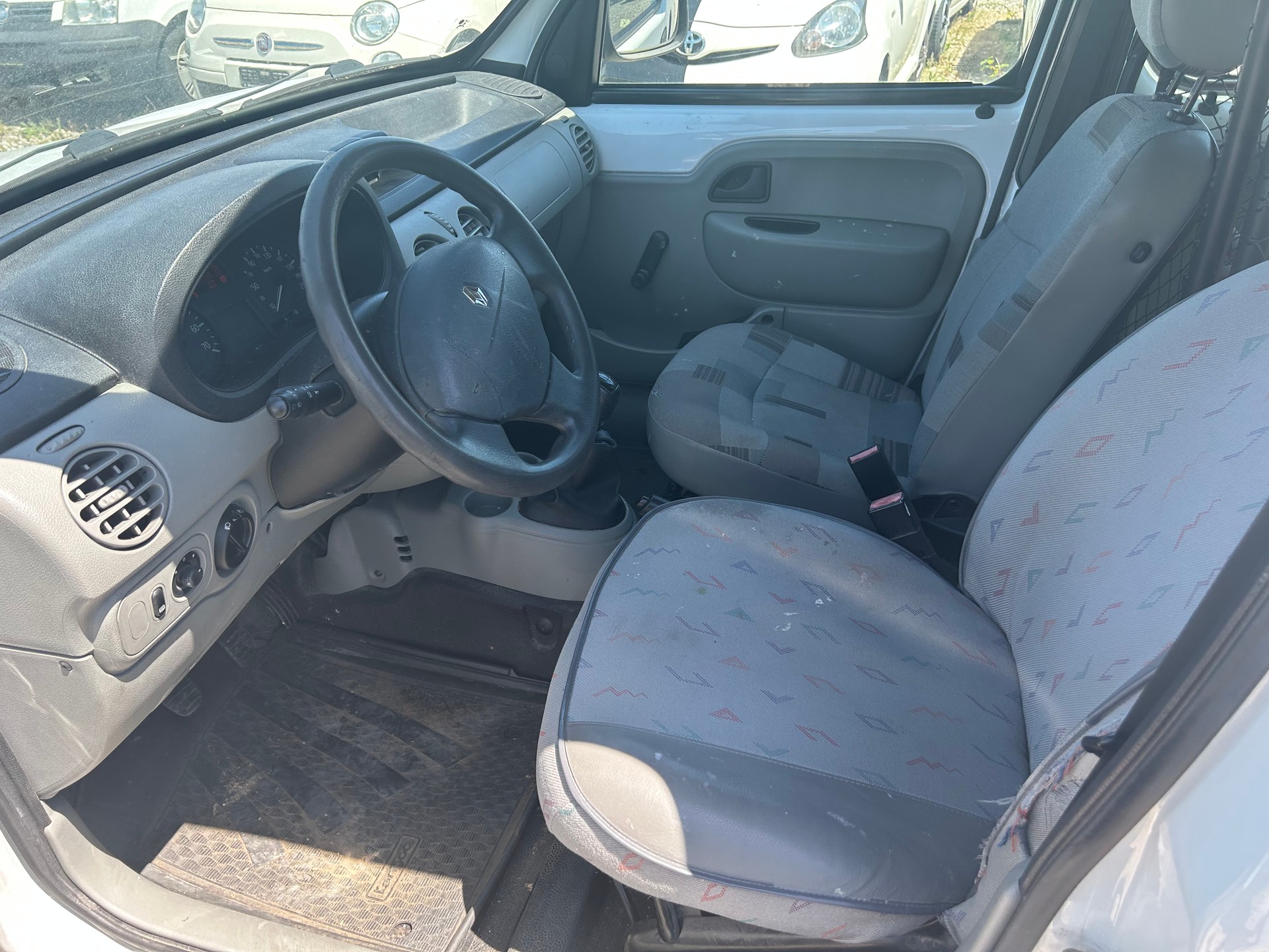 RENAULT Kangoo 1.5 dCi Grand Volume-image-9