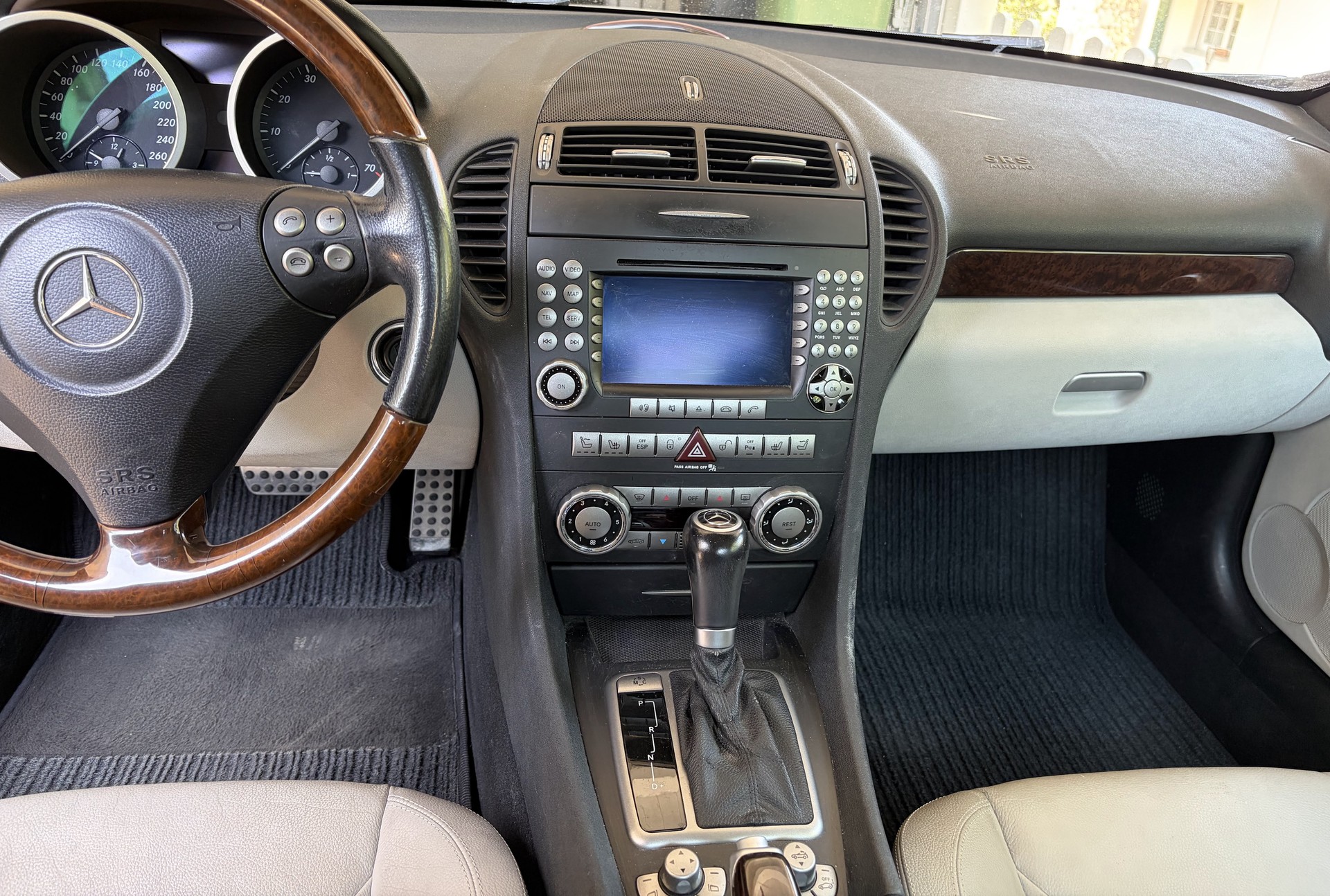 MERCEDES-BENZ SLK 350 V6-image-8