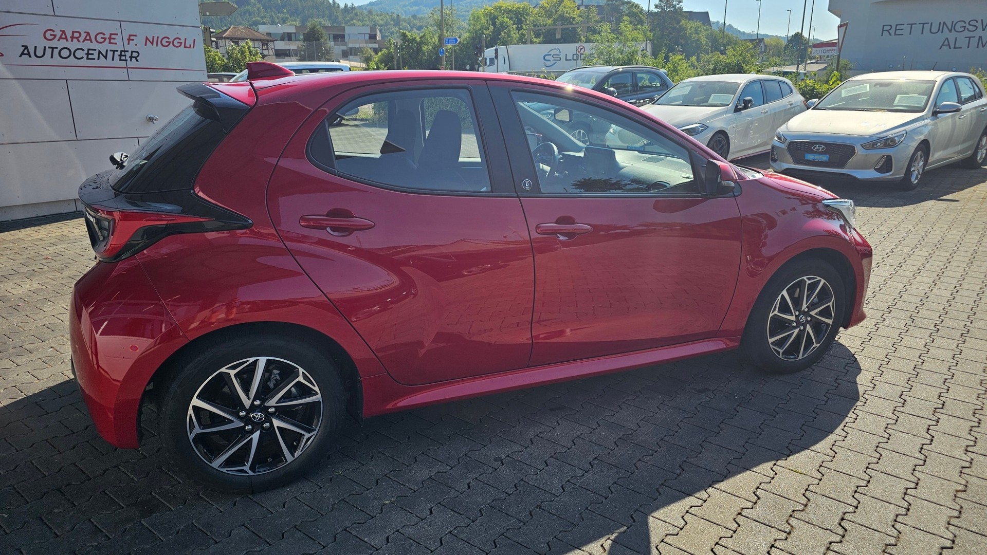 TOYOTA Yaris 1.5 Trend e-CVT-image-5