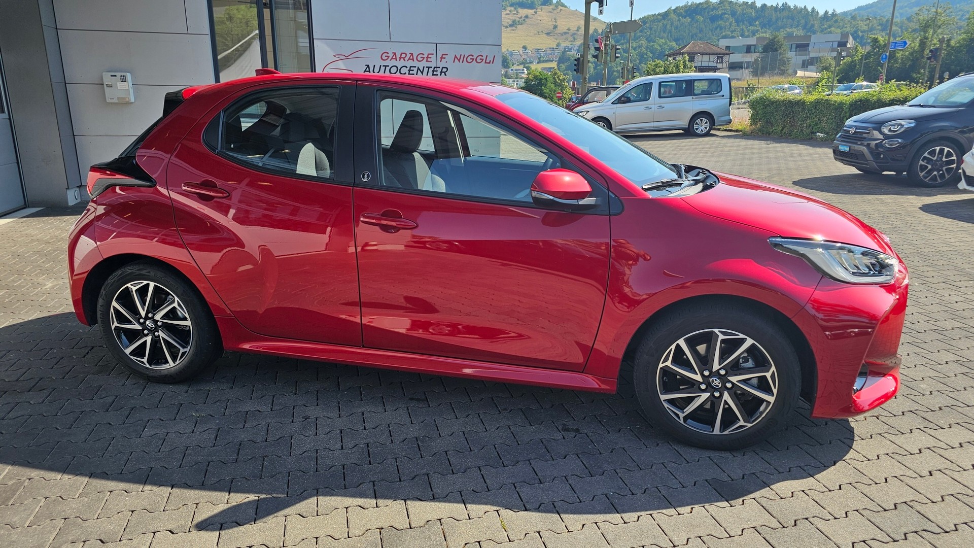 TOYOTA Yaris 1.5 Trend e-CVT-image-3
