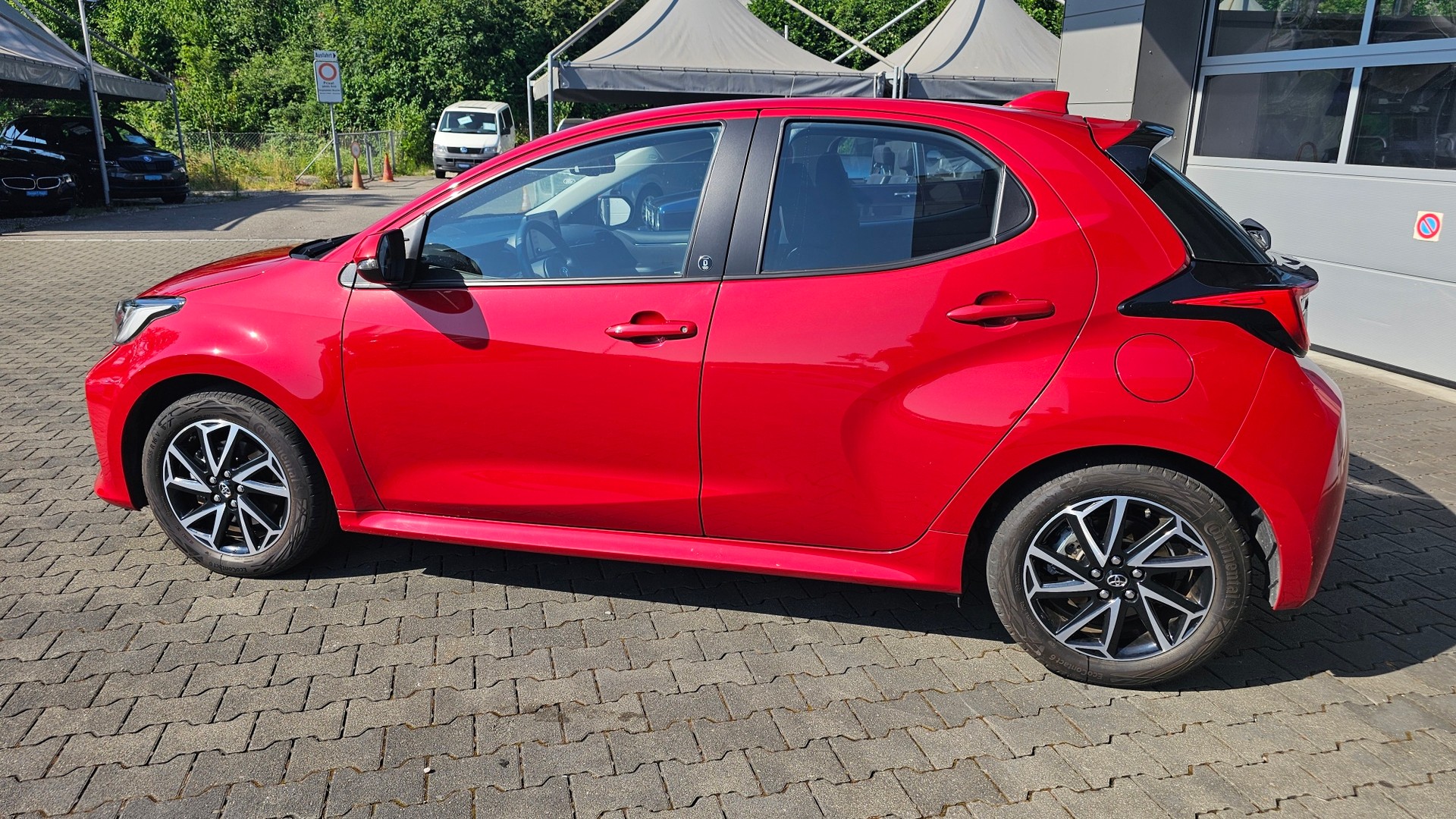 TOYOTA Yaris 1.5 Trend e-CVT-image-13