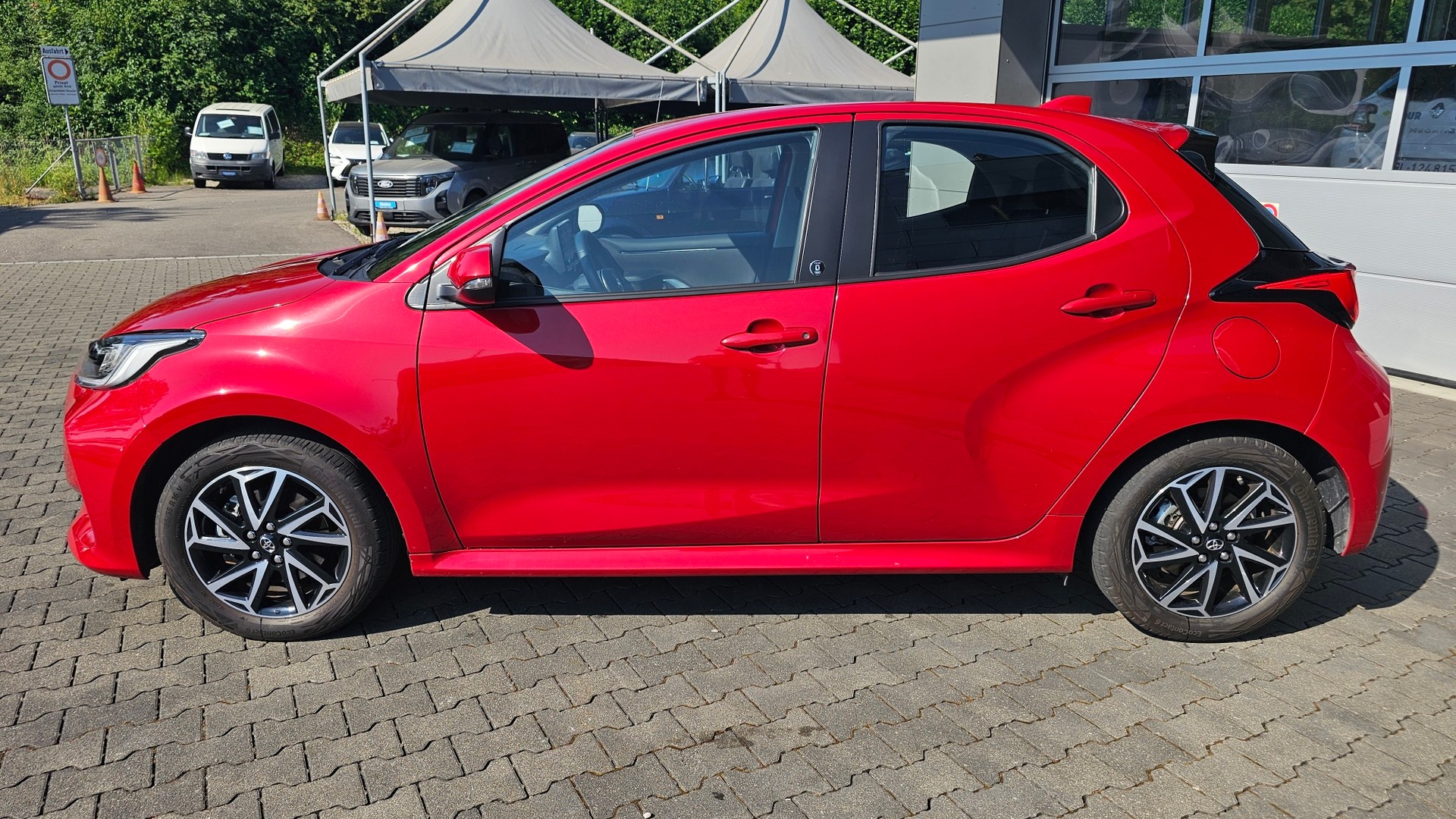 TOYOTA Yaris 1.5 Trend e-CVT-image-14
