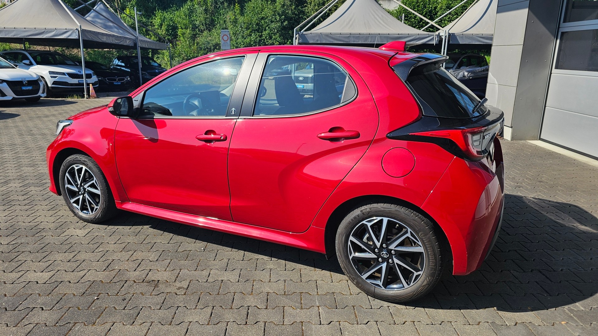 TOYOTA Yaris 1.5 Trend e-CVT-image-12