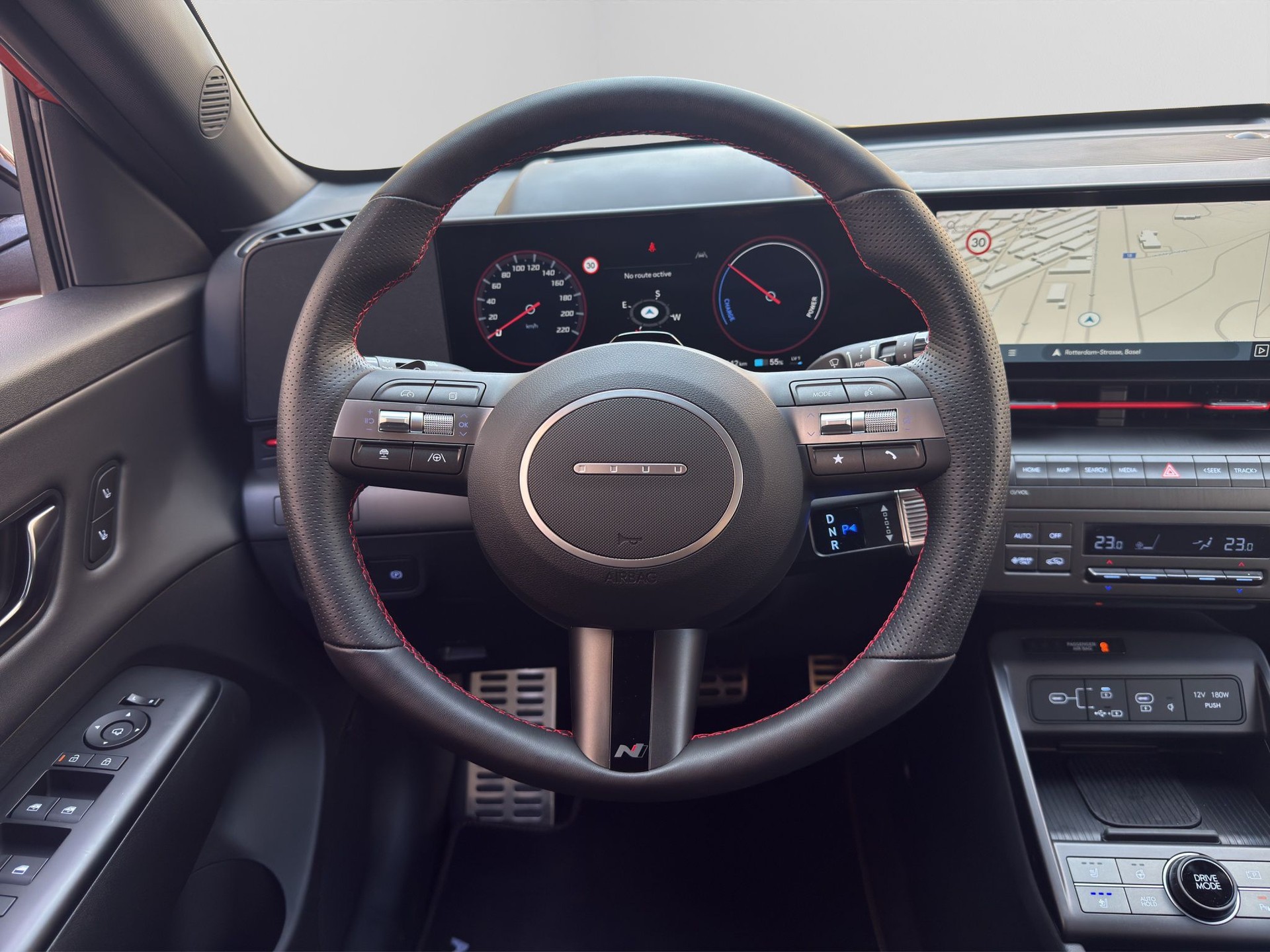 HYUNDAI Kona EV 65.4 kWh N Line-image-12