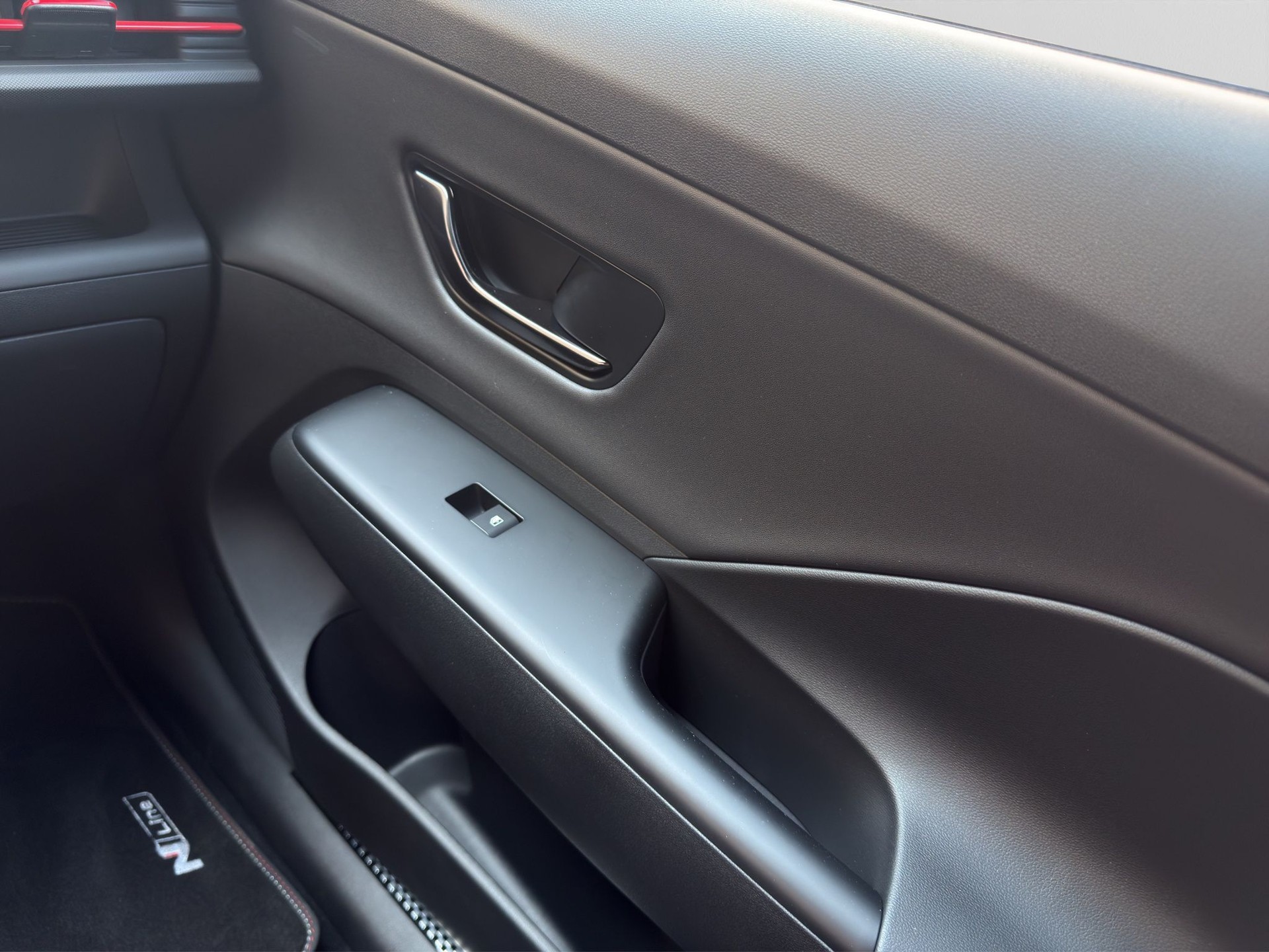 HYUNDAI Kona EV 65.4 kWh N Line-image-24