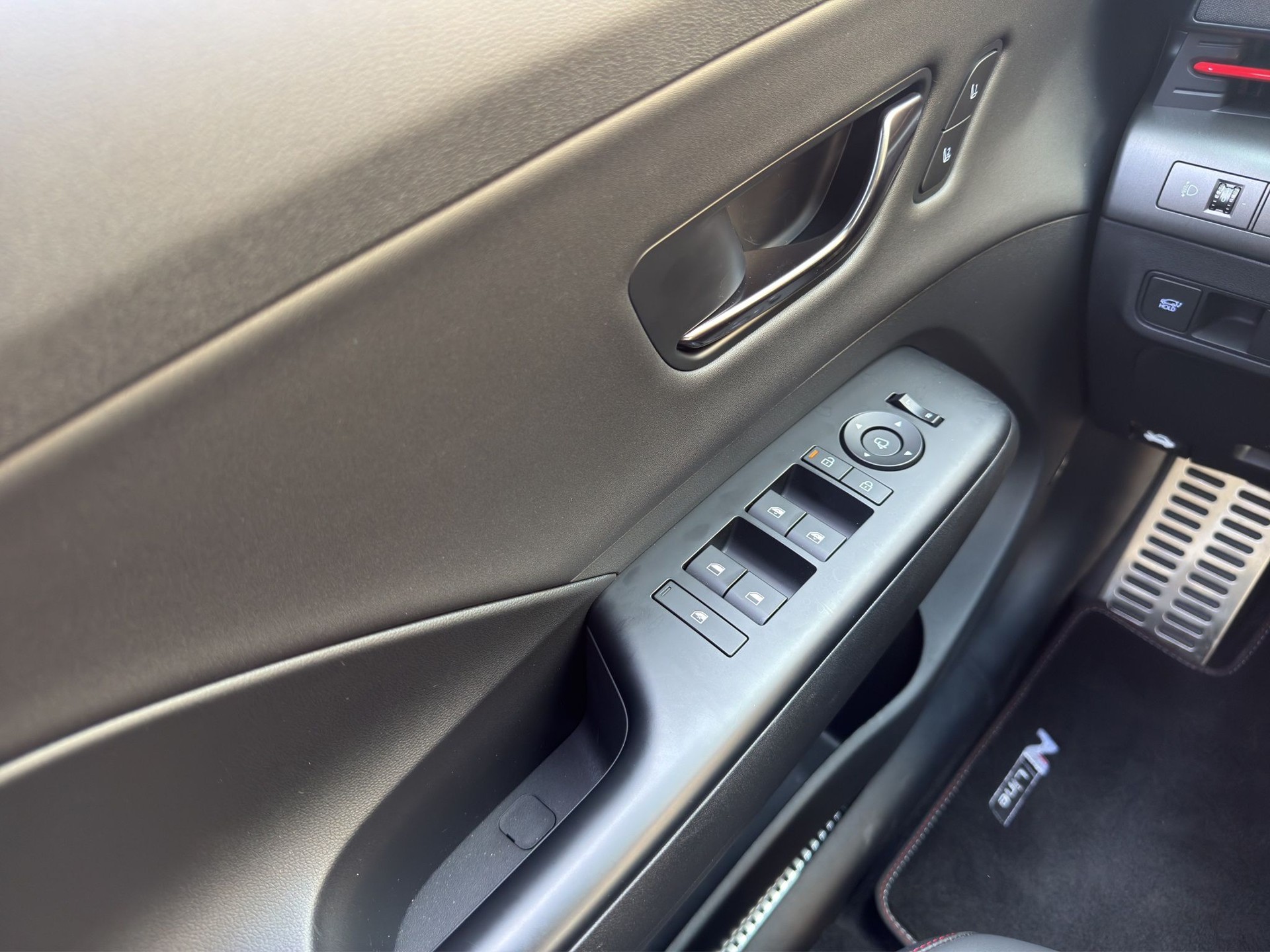 HYUNDAI Kona EV 65.4 kWh N Line-image-9