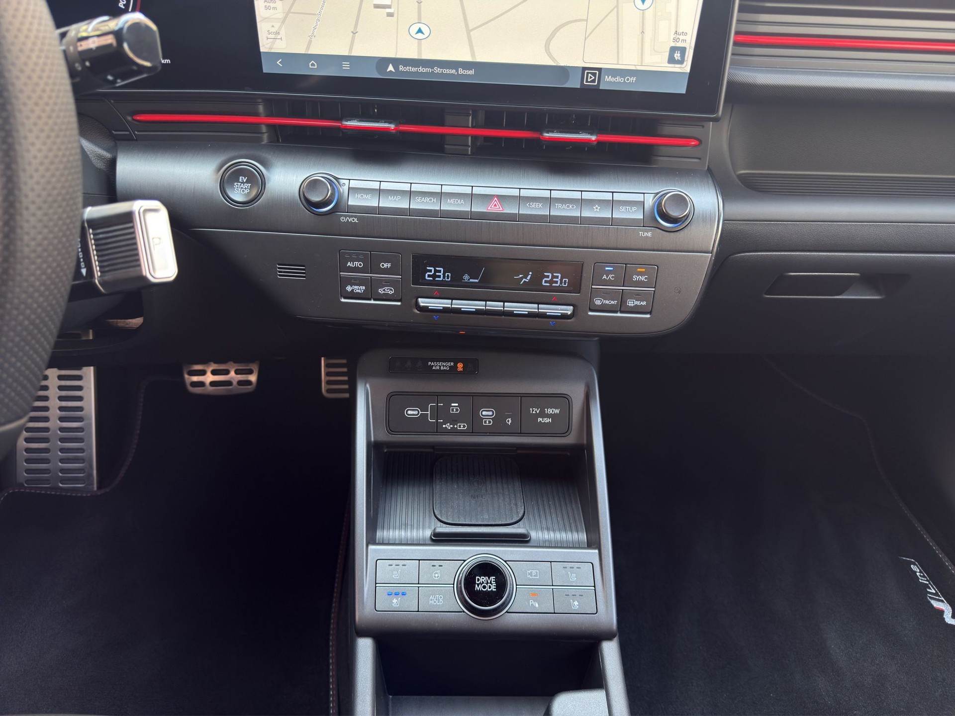HYUNDAI Kona EV 65.4 kWh N Line-image-15