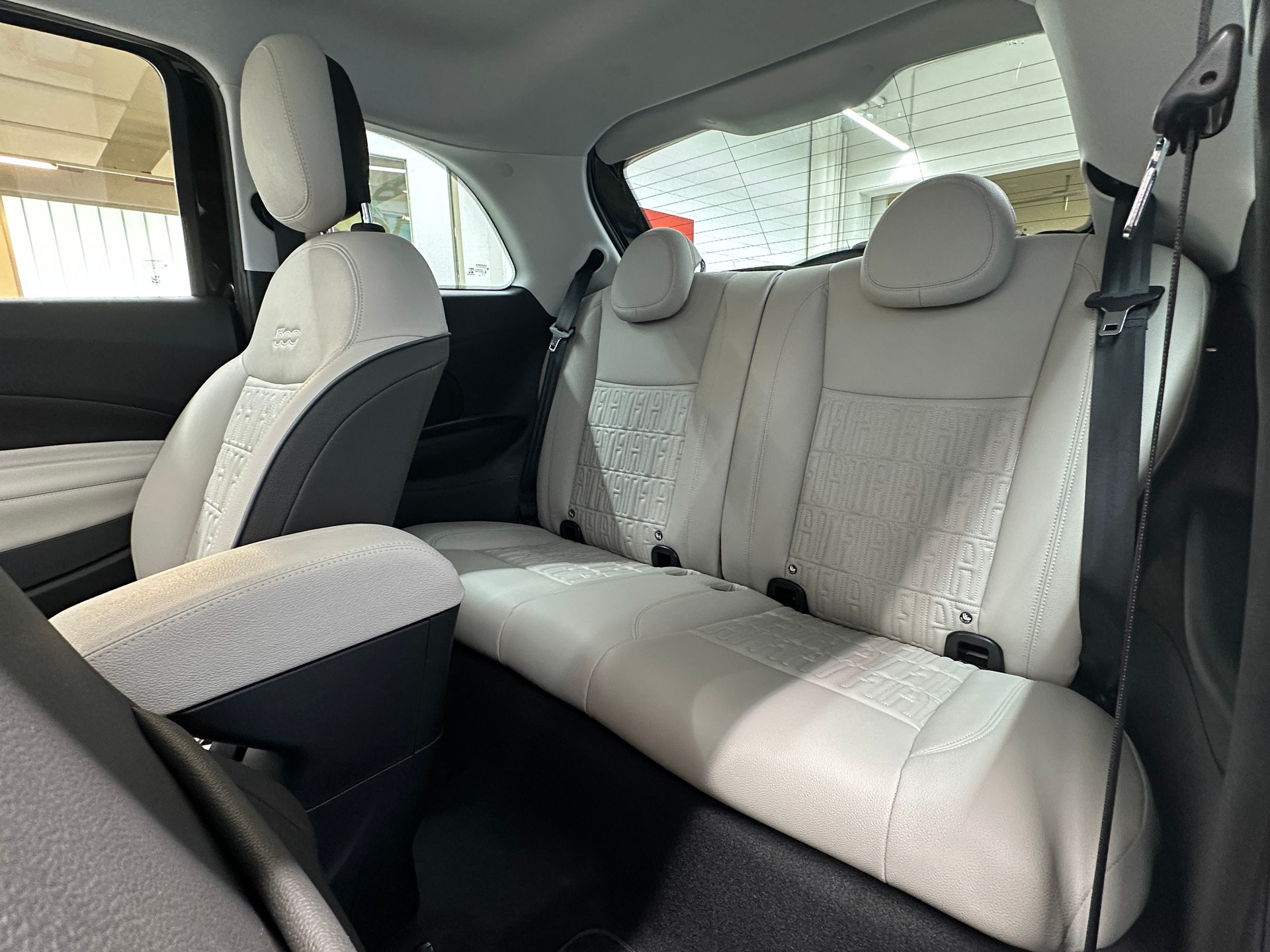 FIAT 500 electric 87 kW La Prima-image-8