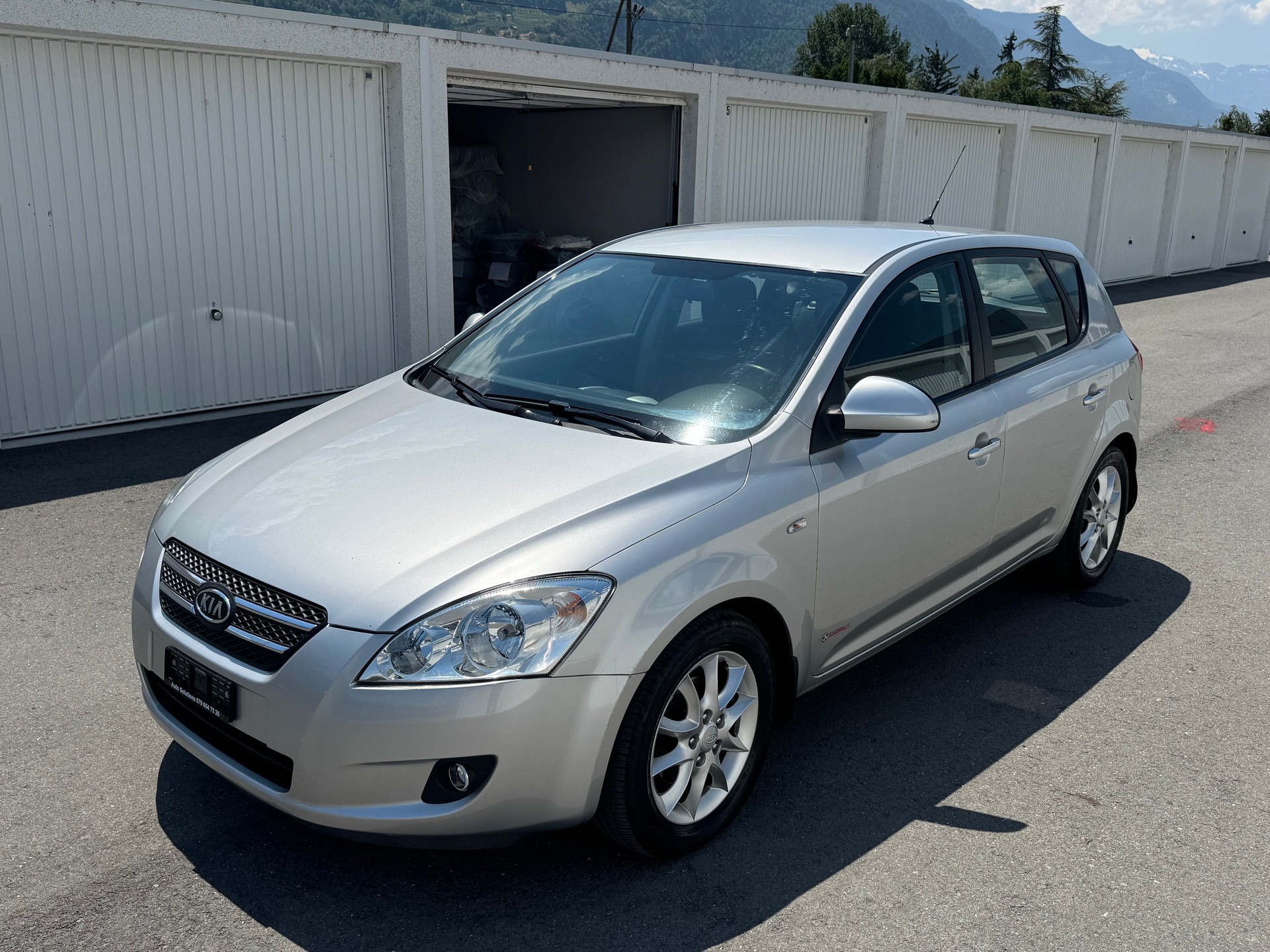KIA Cee'd 2.0 16V Style-image-0