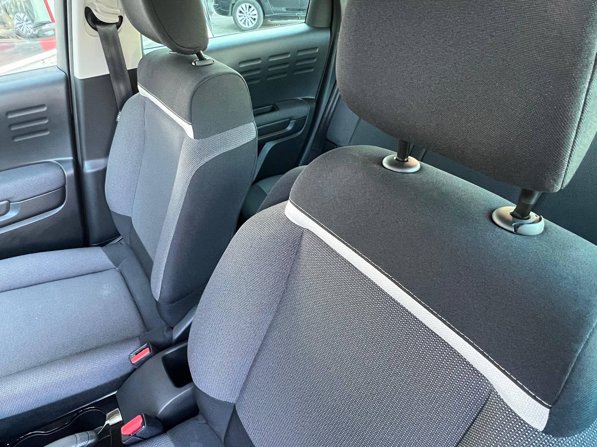 CITROEN C3 Aircross 1.2 PureTech 130 Swiss Edition-image-12