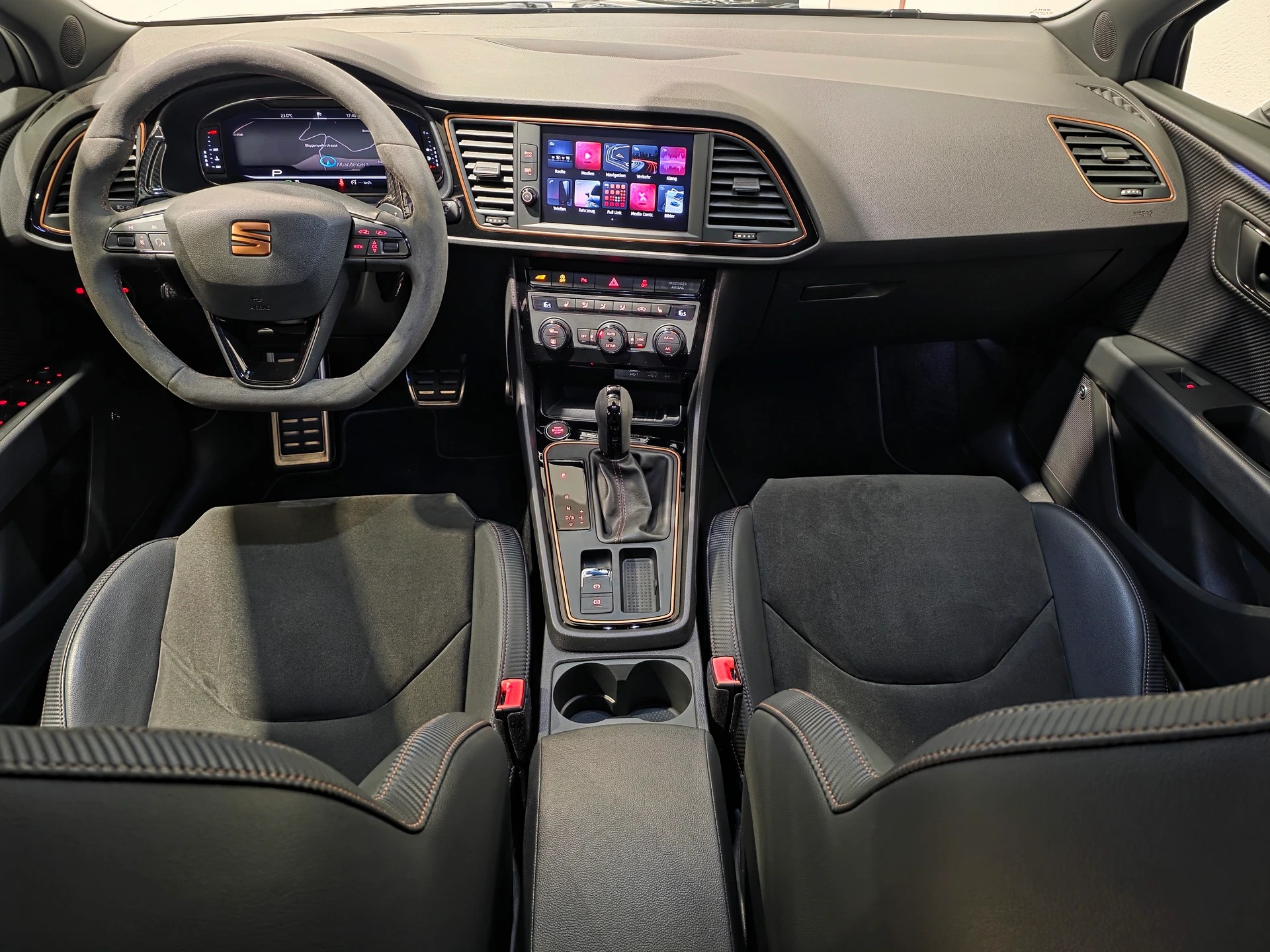 SEAT 2.0 TSI 300 Cupra R 4Drive DSG-image-4