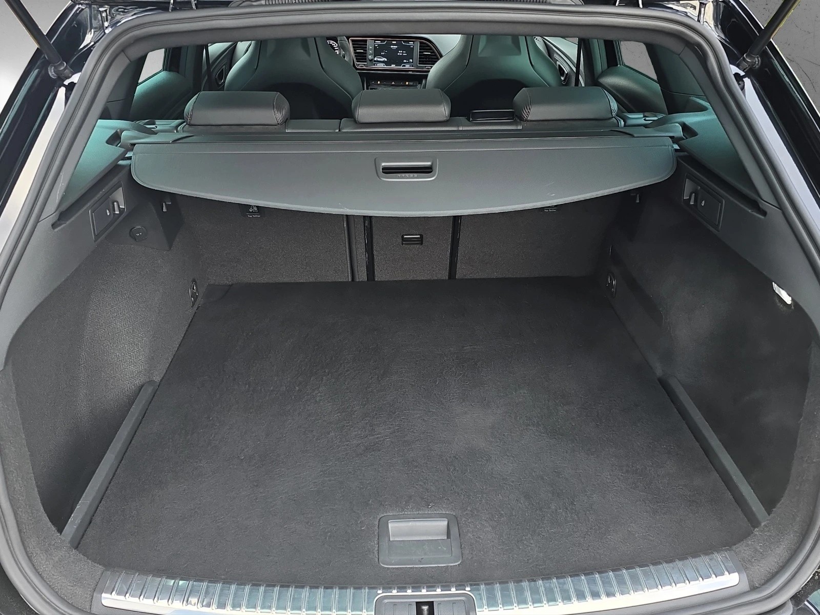 SEAT 2.0 TSI 300 Cupra R 4Drive DSG-image-5