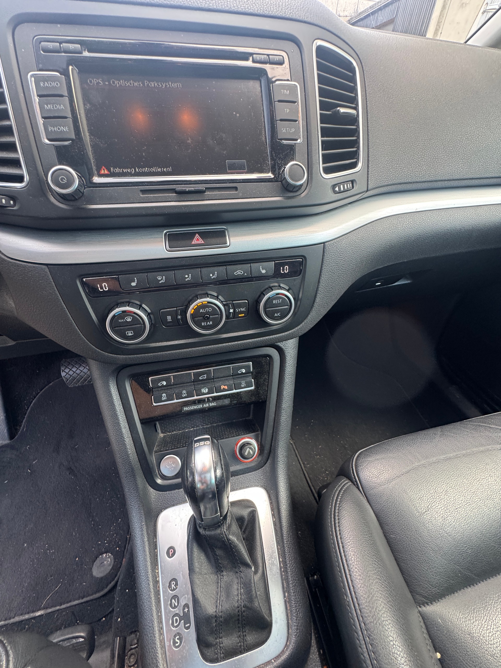 VW Sharan 2.0 TDI BlueMotion Technology Highline-image-9