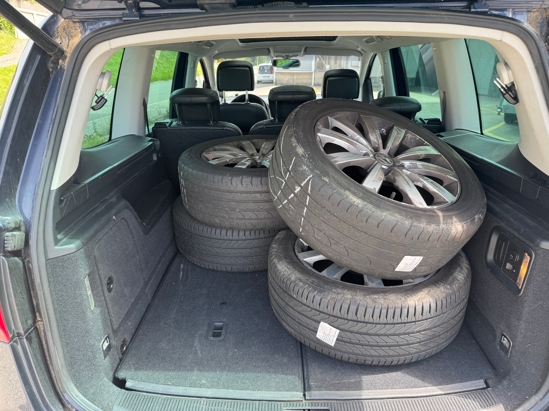 VW Sharan 2.0 TDI BlueMotion Technology Highline-image-11