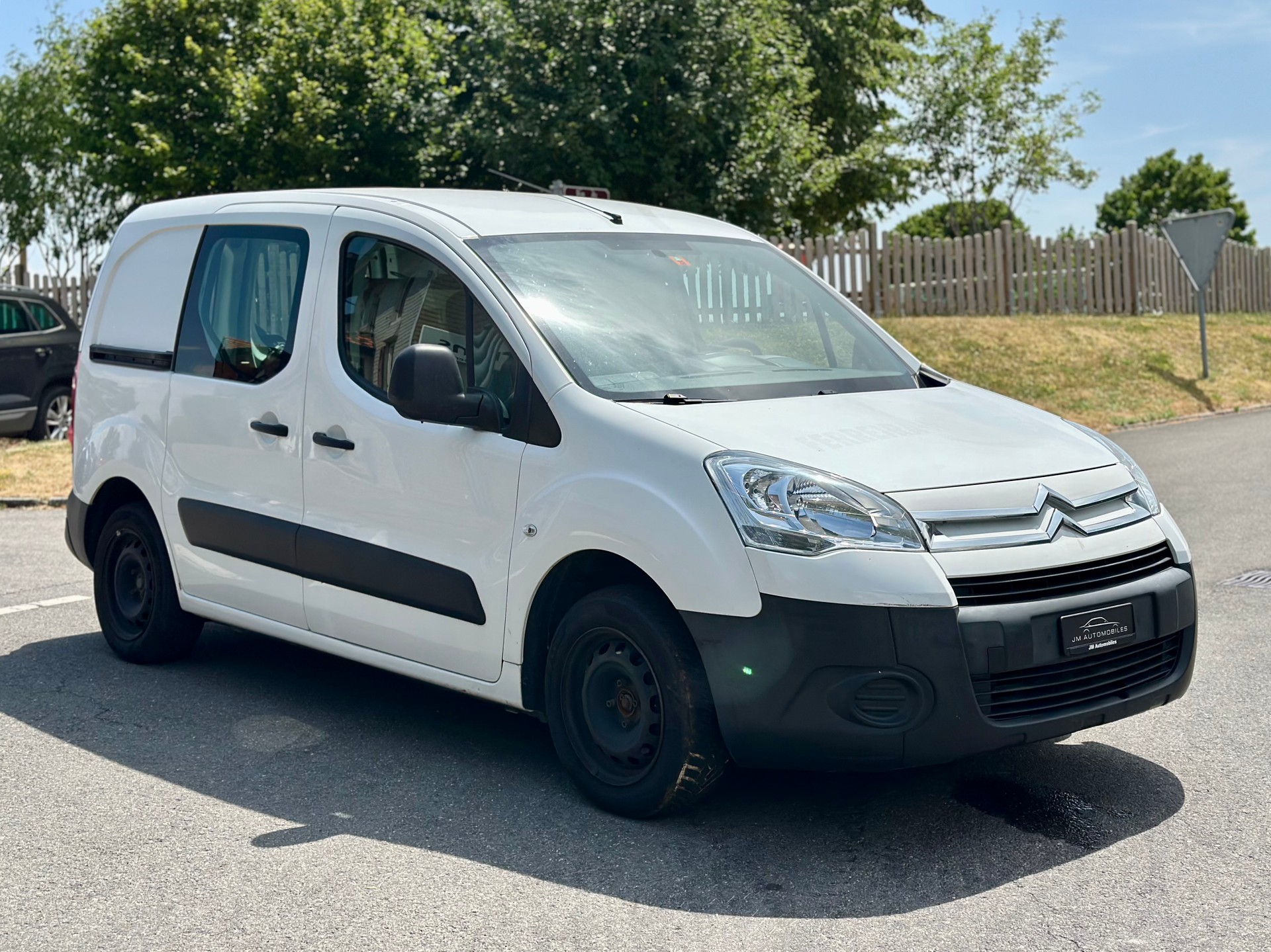 CITROEN Berlingo 1.6i 600-image-1