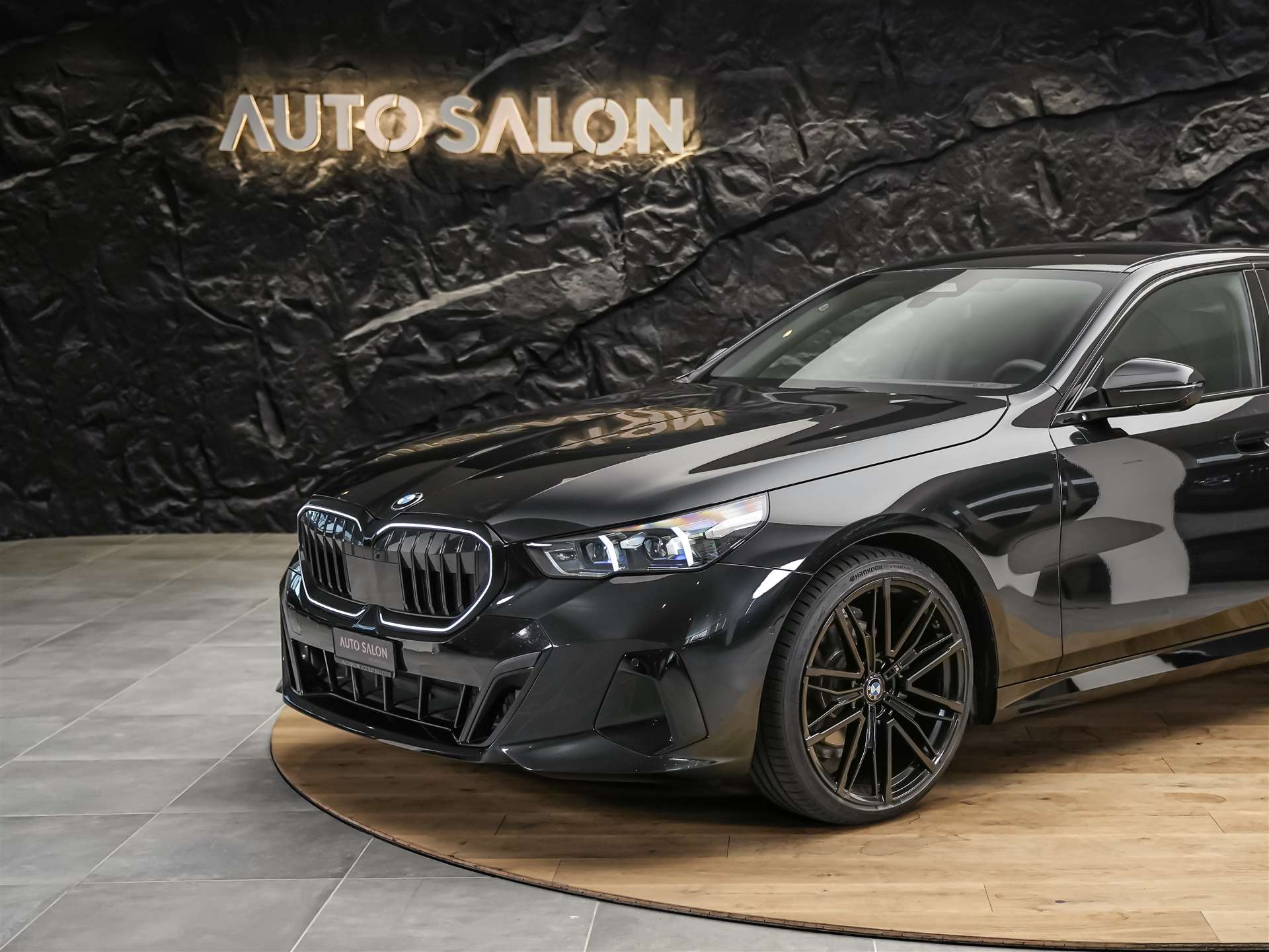 BMW 520d xDrive M Sport Steptronic *Werksgarantie*21" Felgen*Head Up*Sitzbelüftung*-image-15
