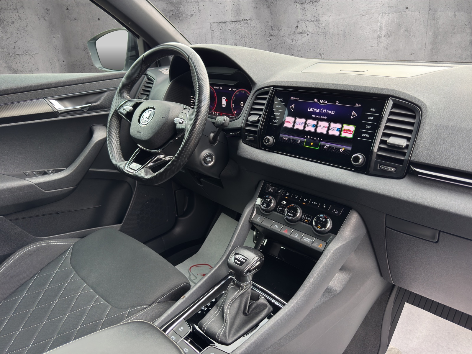 SKODA Karoq 2.0 TDI CR Ambition 4x4 DSG-image-11