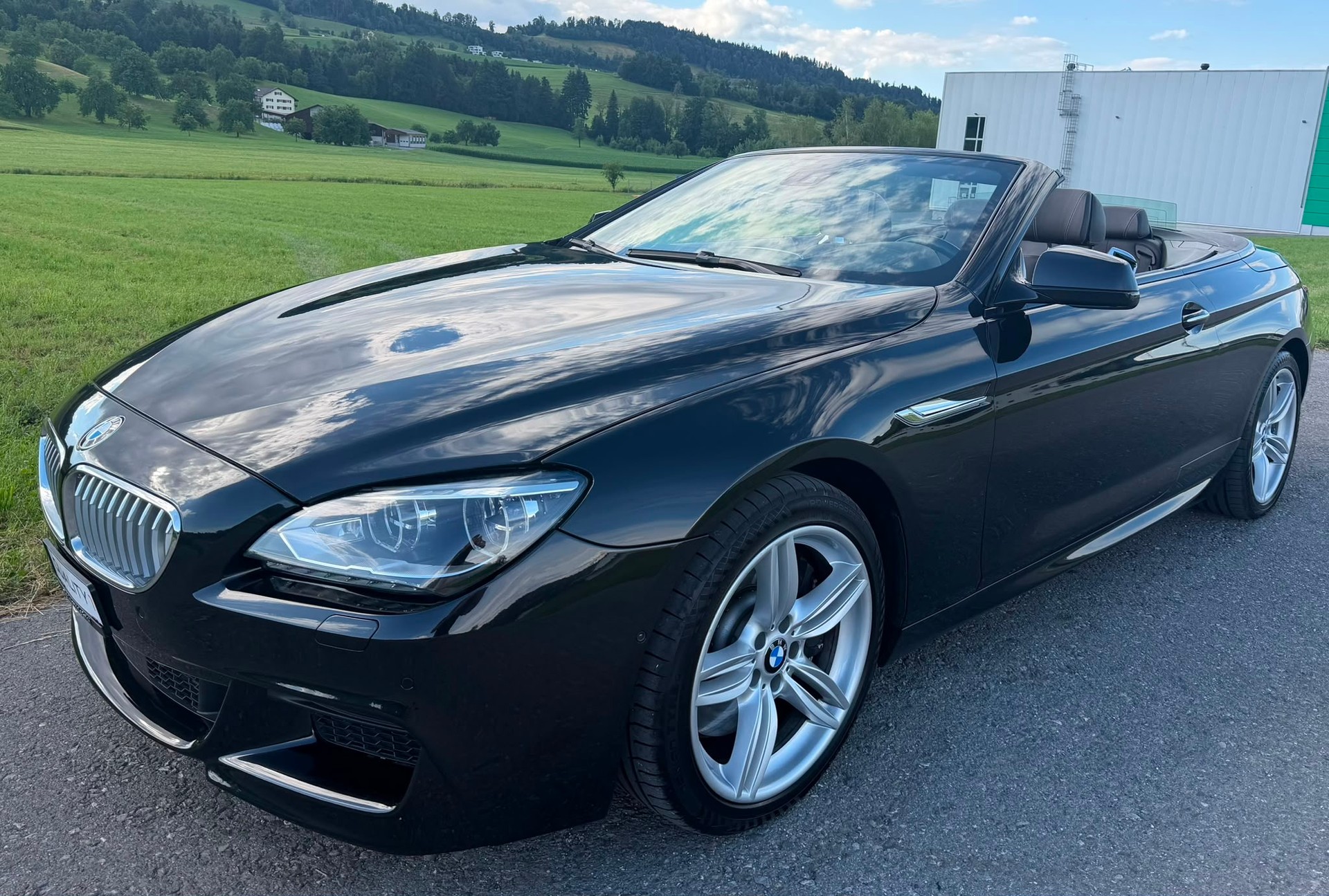 BMW 650i Cabrio xDrive M-Sportpaket Individual-image-0