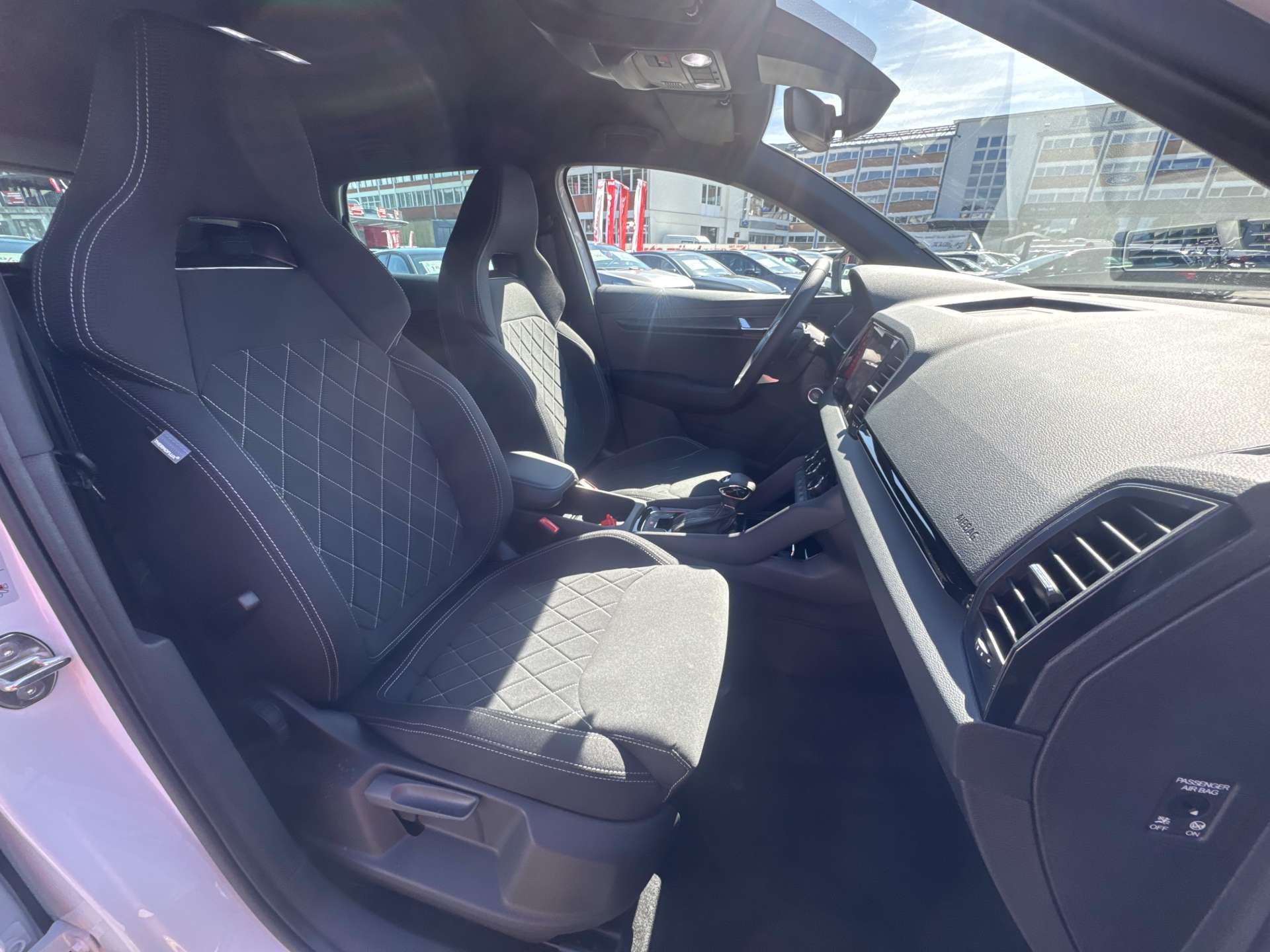 SKODA Karoq 2.0 TSi SportLine 4x4 DSG-Automat-image-11