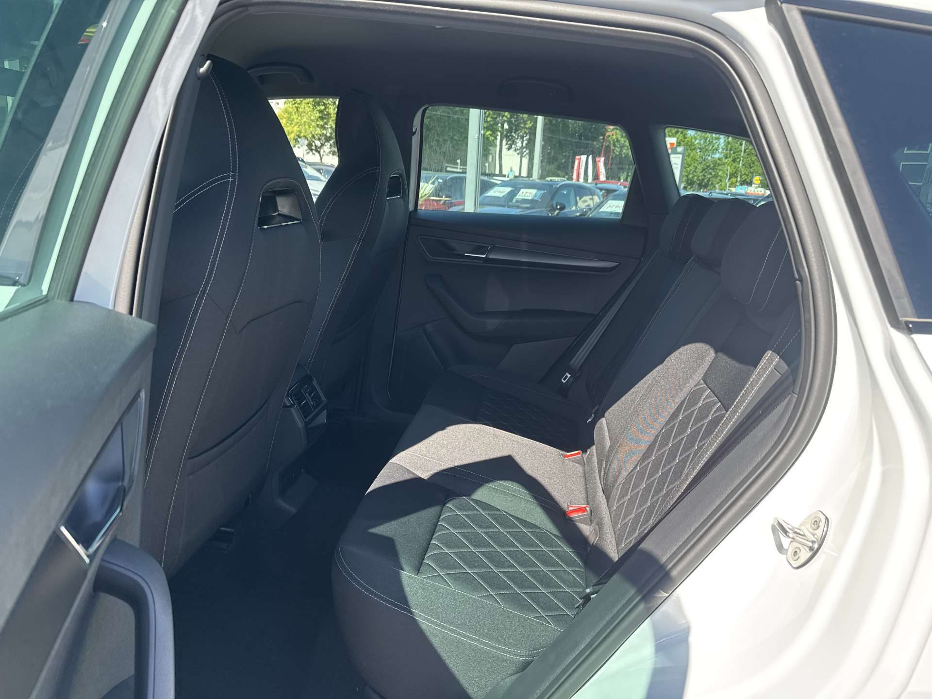 SKODA Karoq 2.0 TSi SportLine 4x4 DSG-Automat-image-5