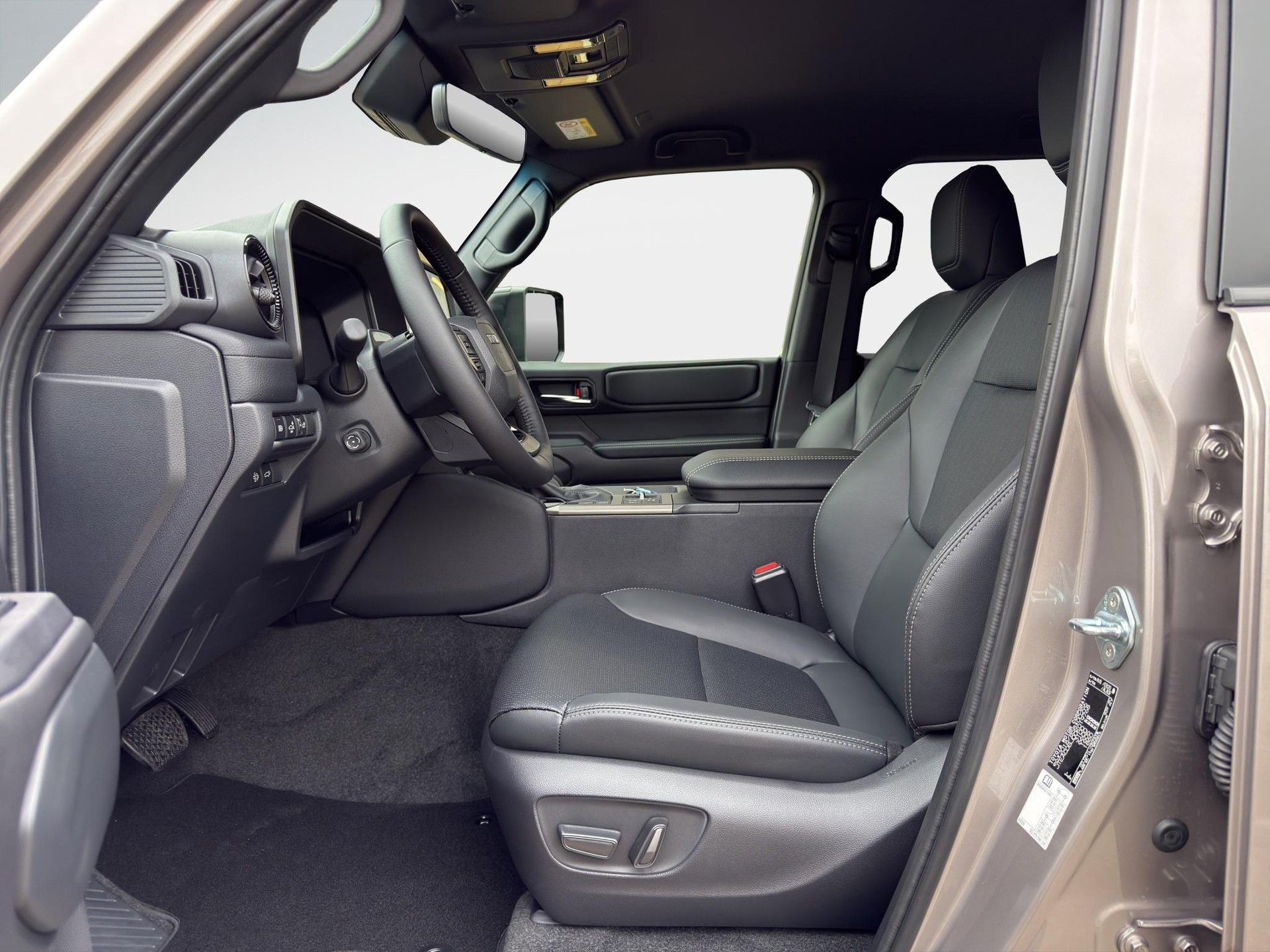 TOYOTA Land Cruiser 2.8 D 48V Style-image-8