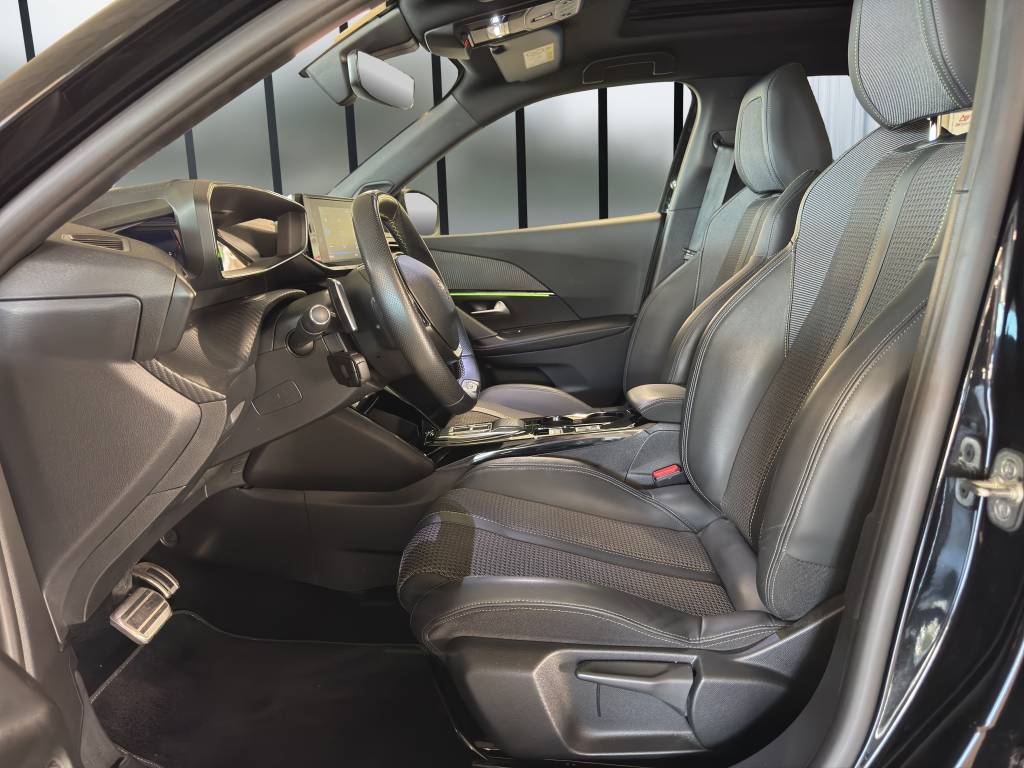 PEUGEOT 2008 1.2 PureTech GT-image-7