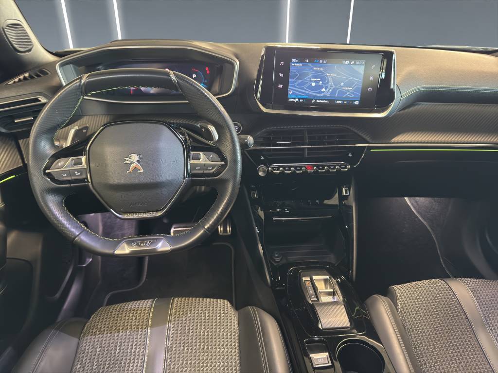 PEUGEOT 2008 1.2 PureTech GT-image-5