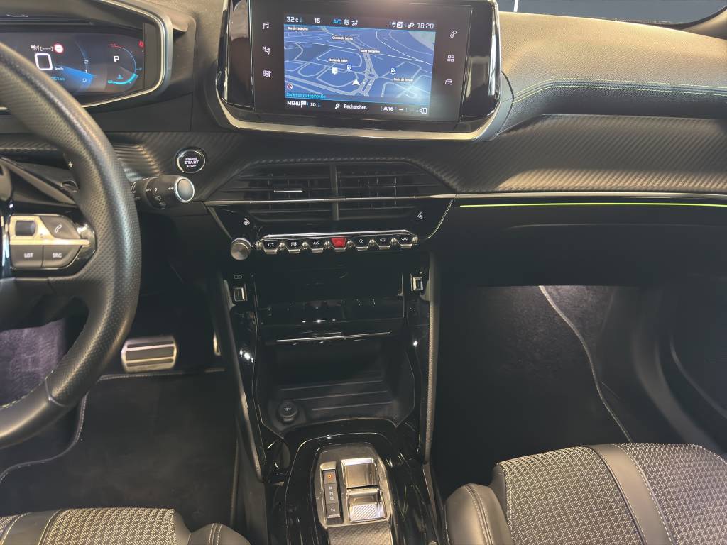 PEUGEOT 2008 1.2 PureTech GT-image-6