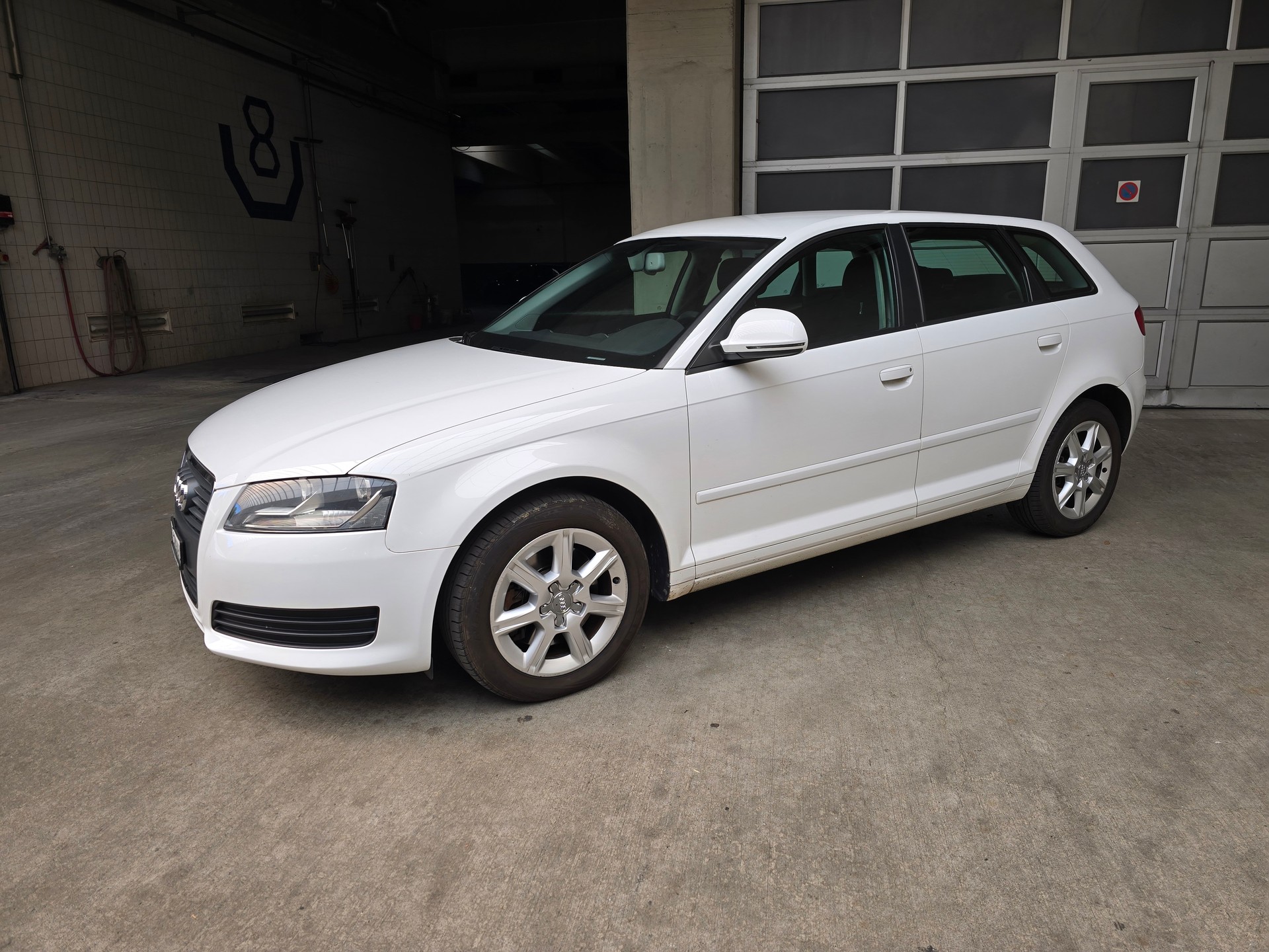 AUDI A3 Sportback 2.0 TFSI Ambiente quattro S-tronic-image-1
