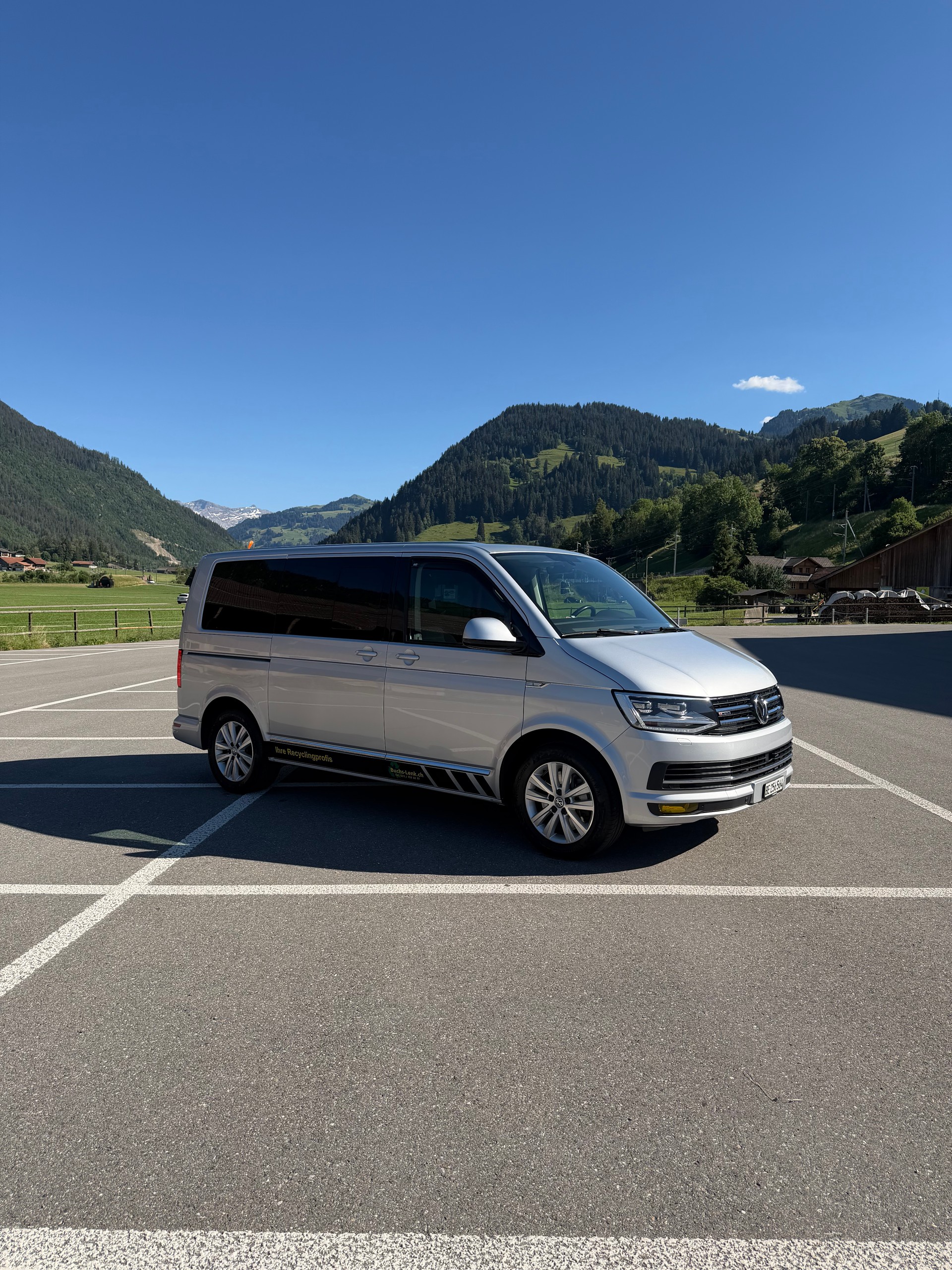VW Multivan 2.0 TDI-image-0