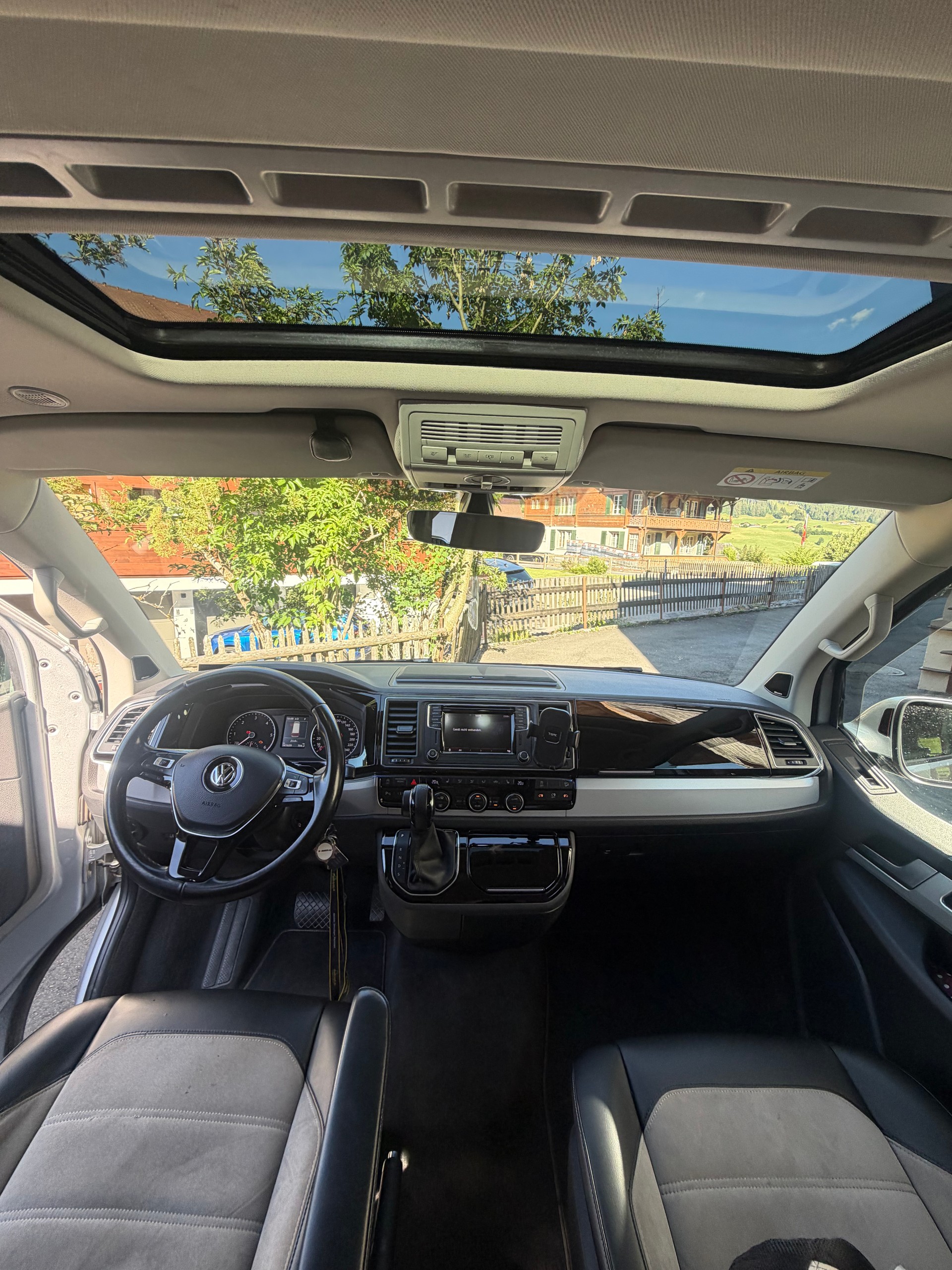 VW Multivan 2.0 TDI-image-4