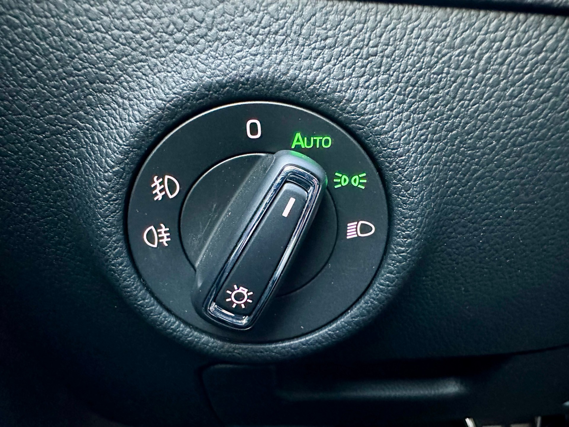 SKODA Superb Combi 2.0 TDi SportLine+ 4x4 DSG-image-22
