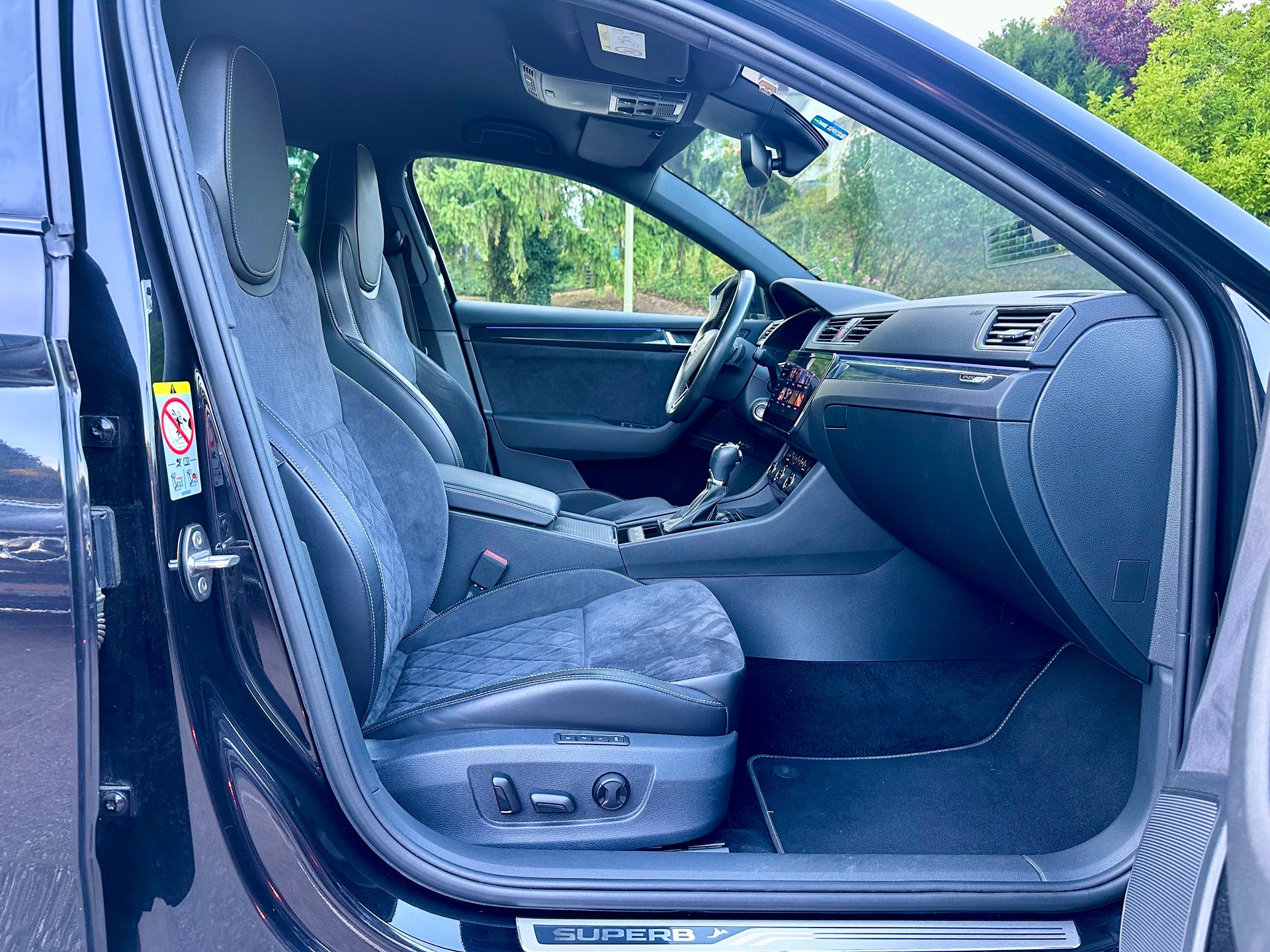 SKODA Superb Combi 2.0 TDi SportLine+ 4x4 DSG-image-10