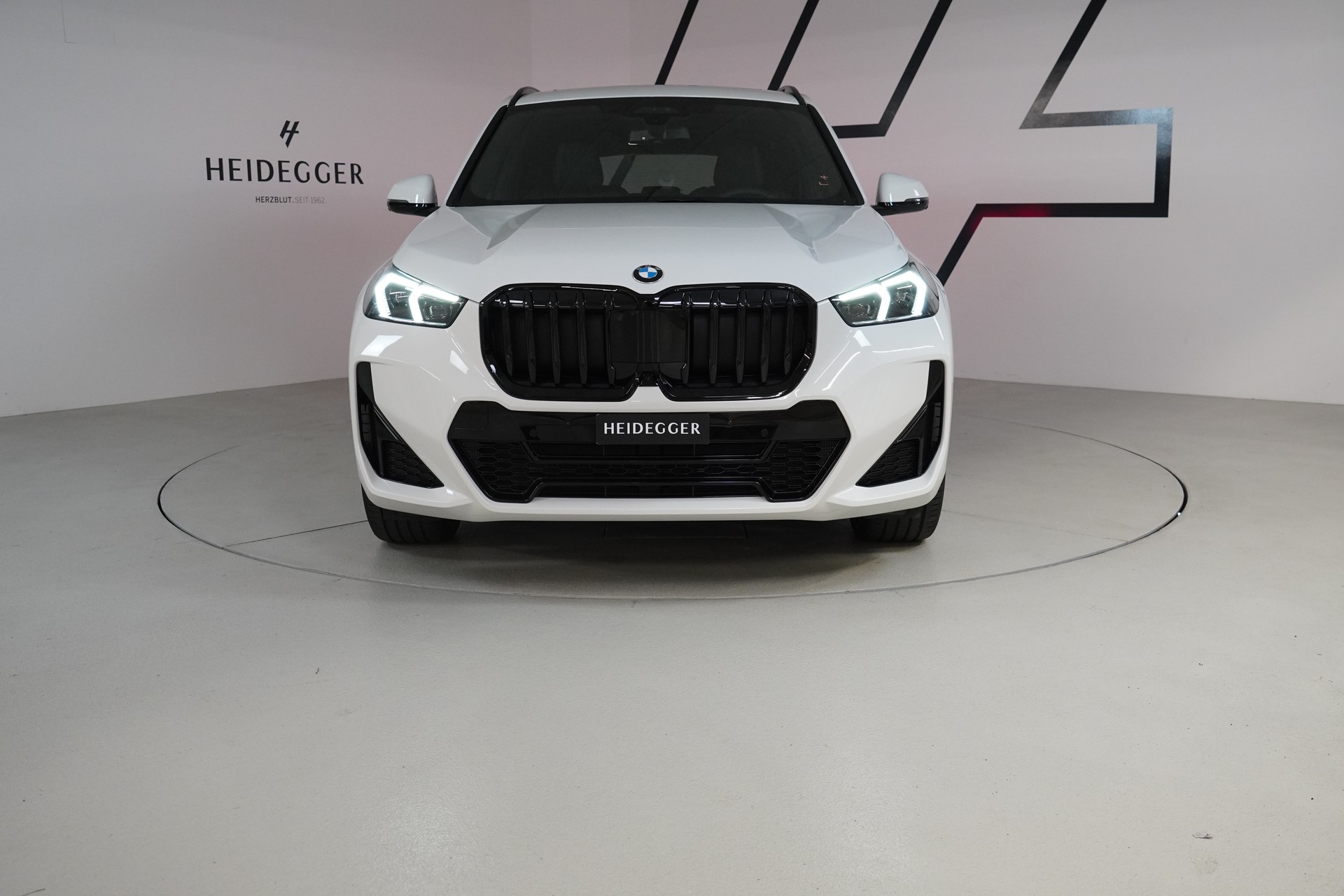 BMW X1 xDrive 23i 48V M Sport-image-1