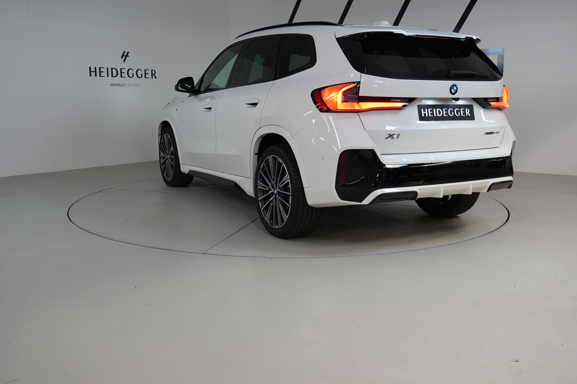BMW X1 xDrive 23i 48V M Sport-image-4