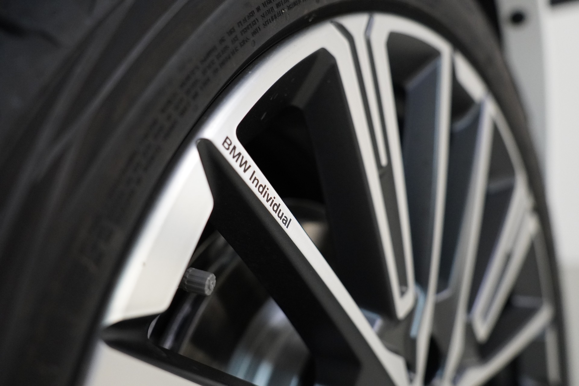 BMW X1 xDrive 23i 48V M Sport-image-15