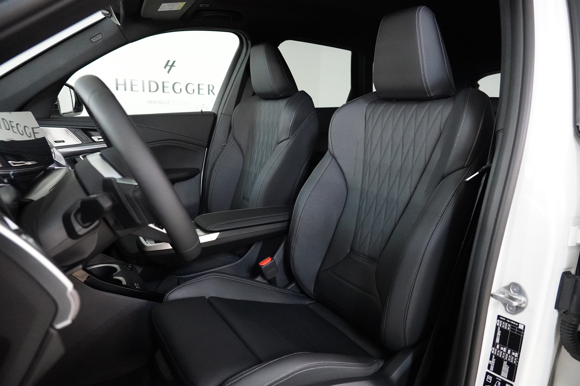 BMW X1 xDrive 23i 48V M Sport-image-12