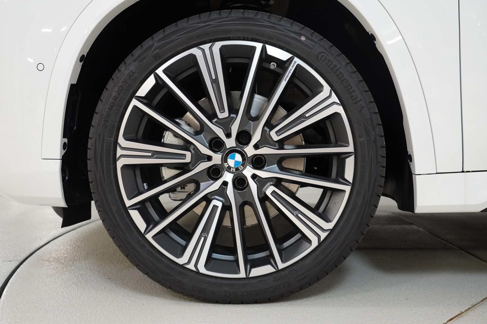BMW X1 xDrive 23i 48V M Sport-image-9