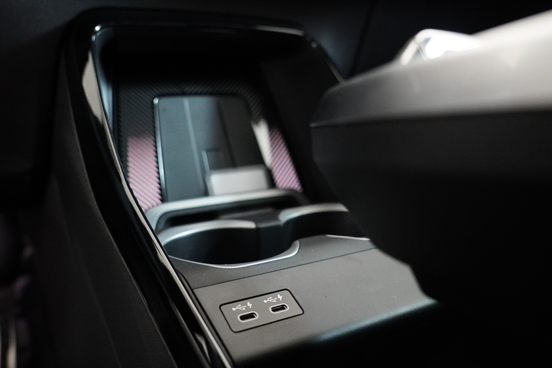 BMW X1 xDrive 23i 48V M Sport-image-25