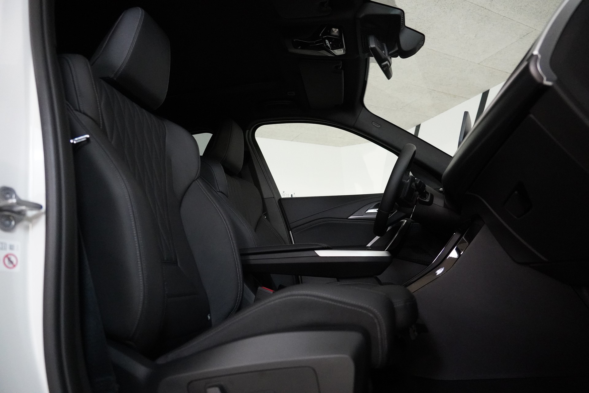 BMW X1 xDrive 23i 48V M Sport-image-16