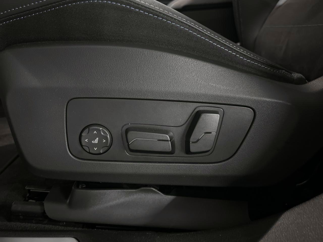 BMW M135i xDrive-image-18