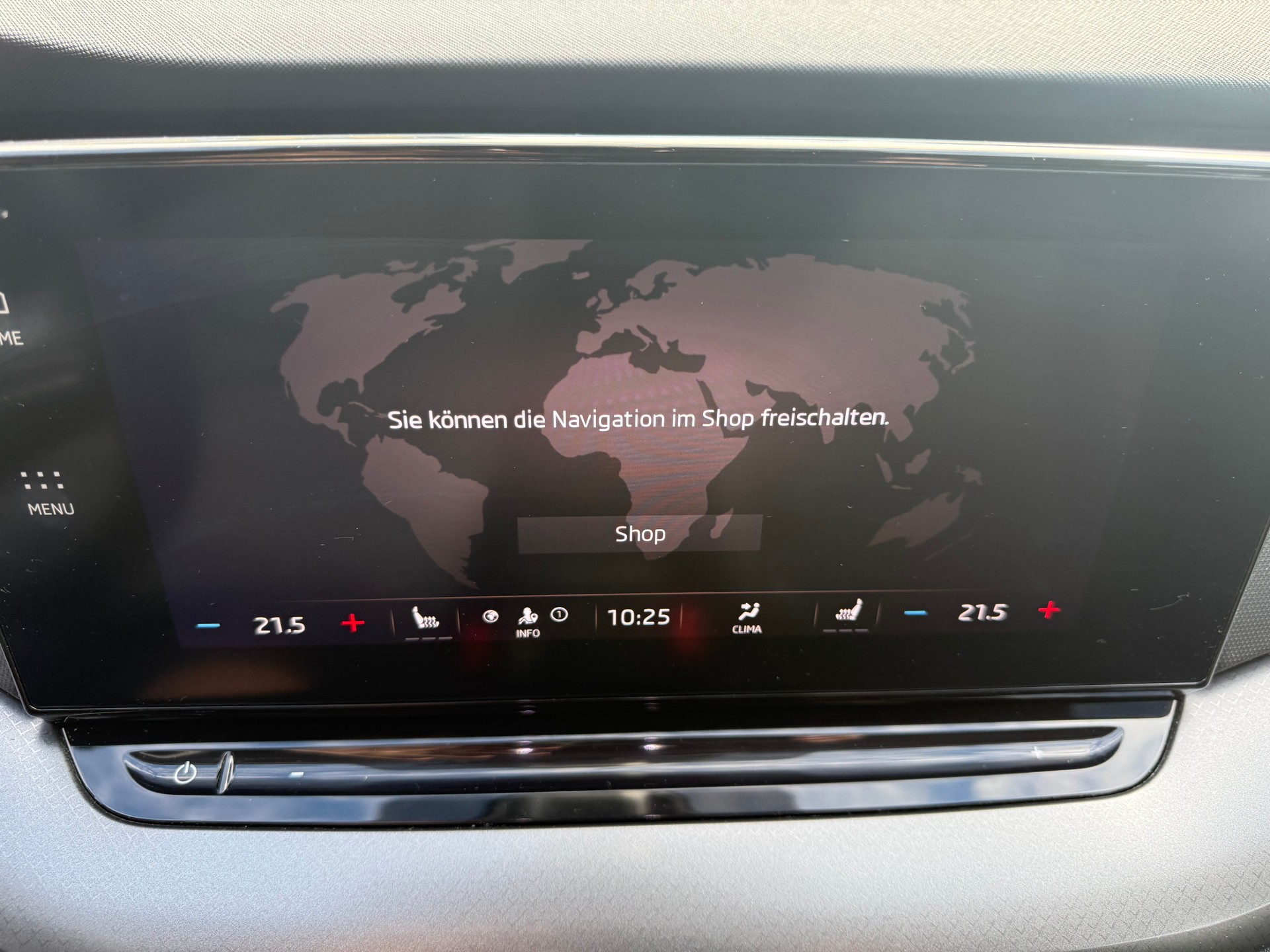 SKODA Octavia Combi 2.0 TDI DSG Ambition-image-8