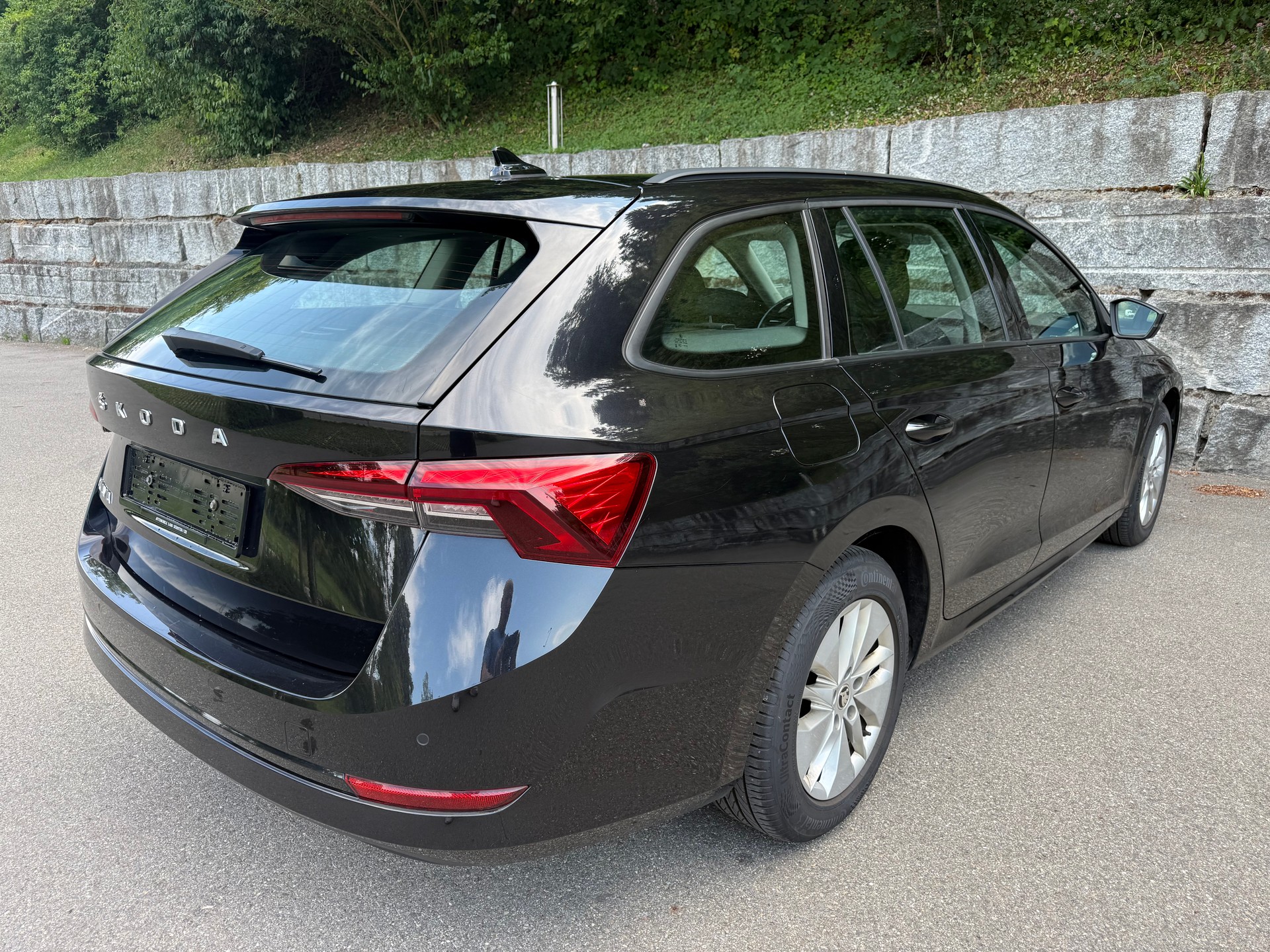SKODA Octavia Combi 2.0 TDI DSG Ambition-image-2