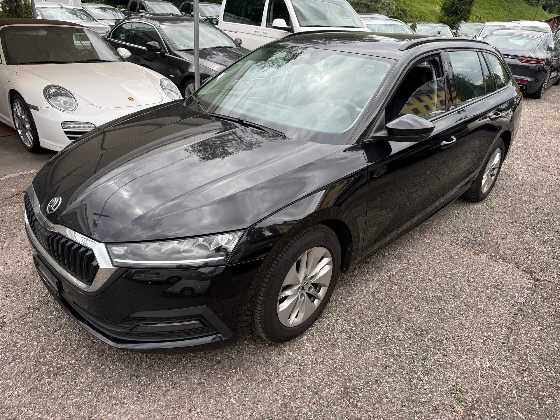 SKODA Octavia Combi 2.0 TDI DSG Ambition-image-0